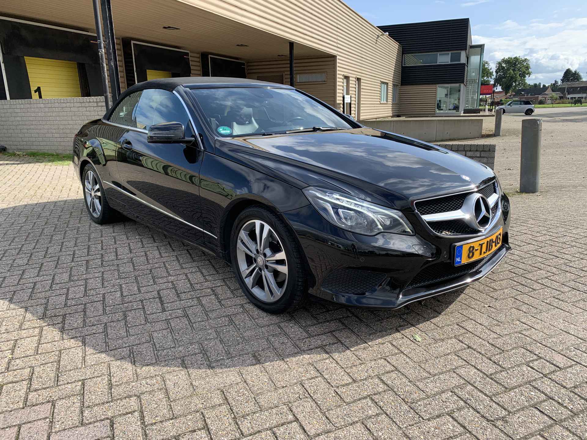 Foto van Mercedes-Benz E 200