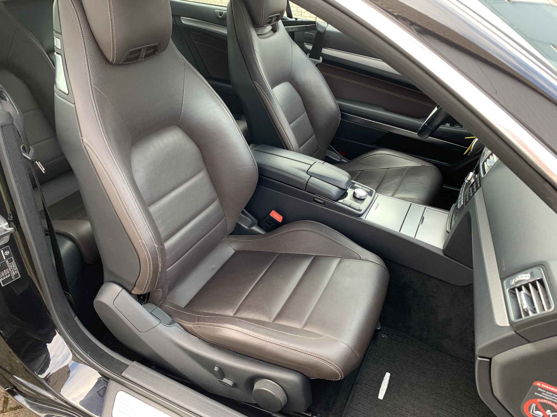 Foto van Mercedes-Benz E 200