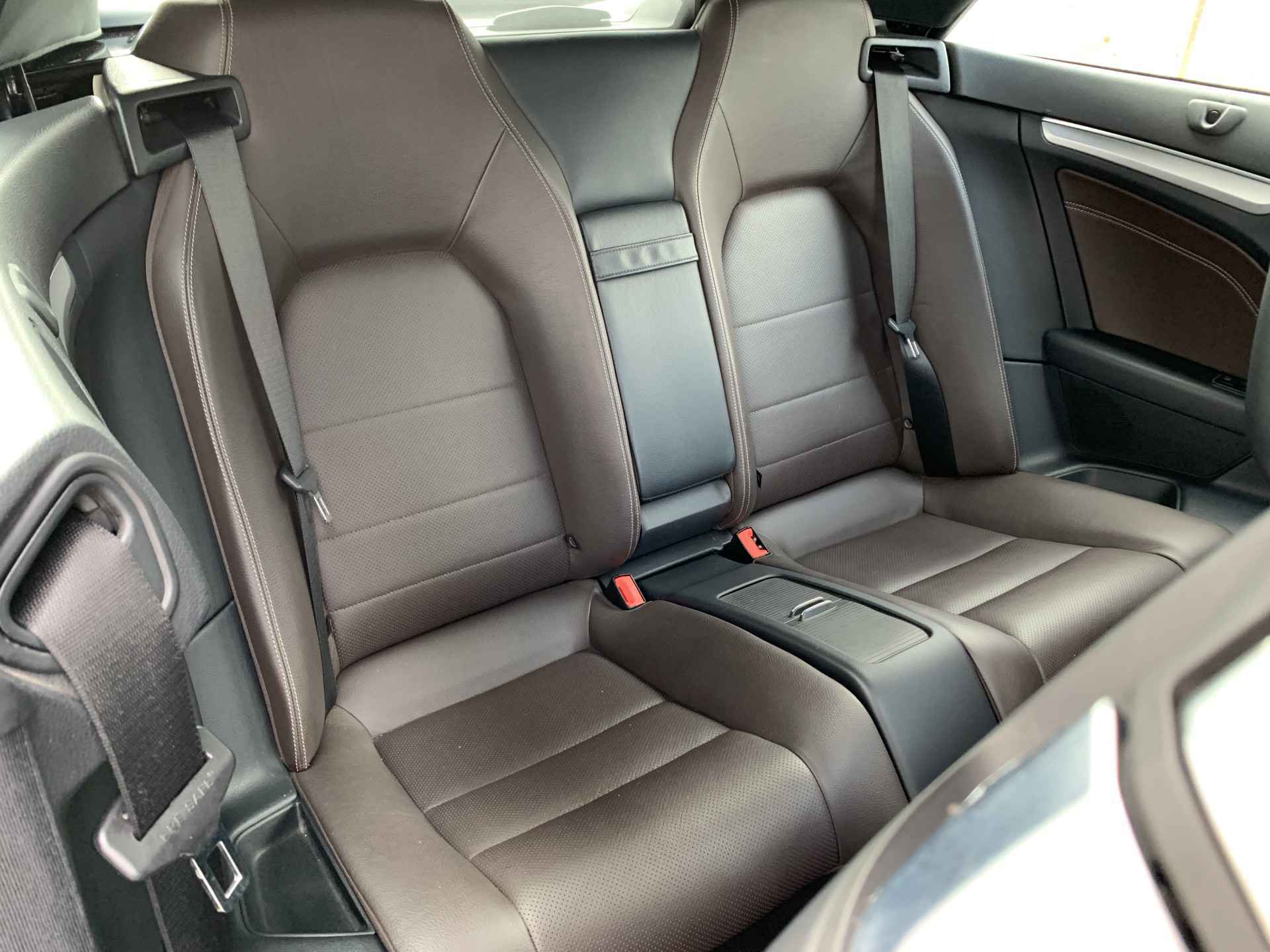 Foto van Mercedes-Benz E 200