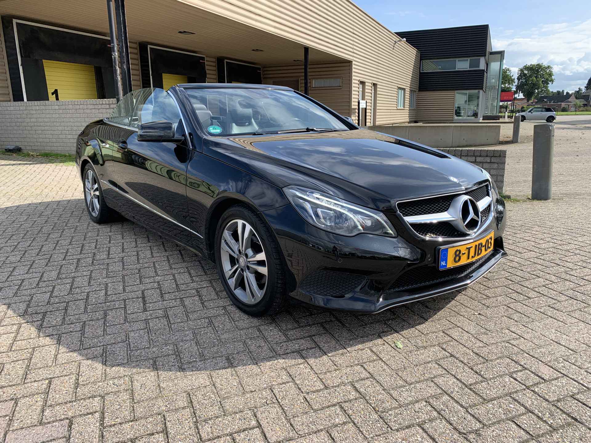 Foto van Mercedes-Benz E 200