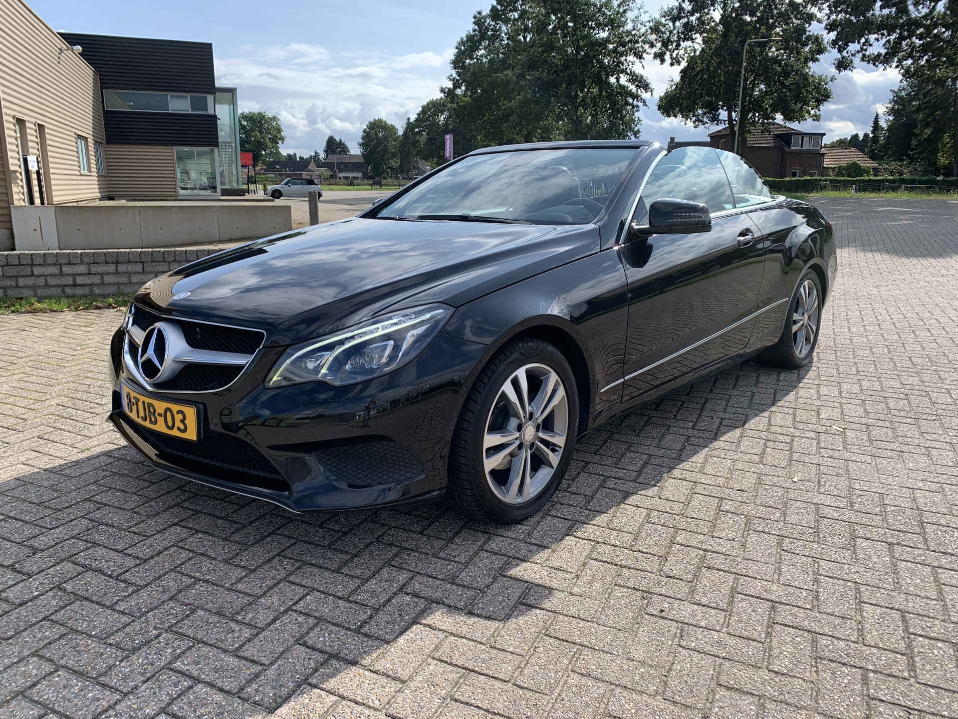 Foto van Mercedes-Benz E 200