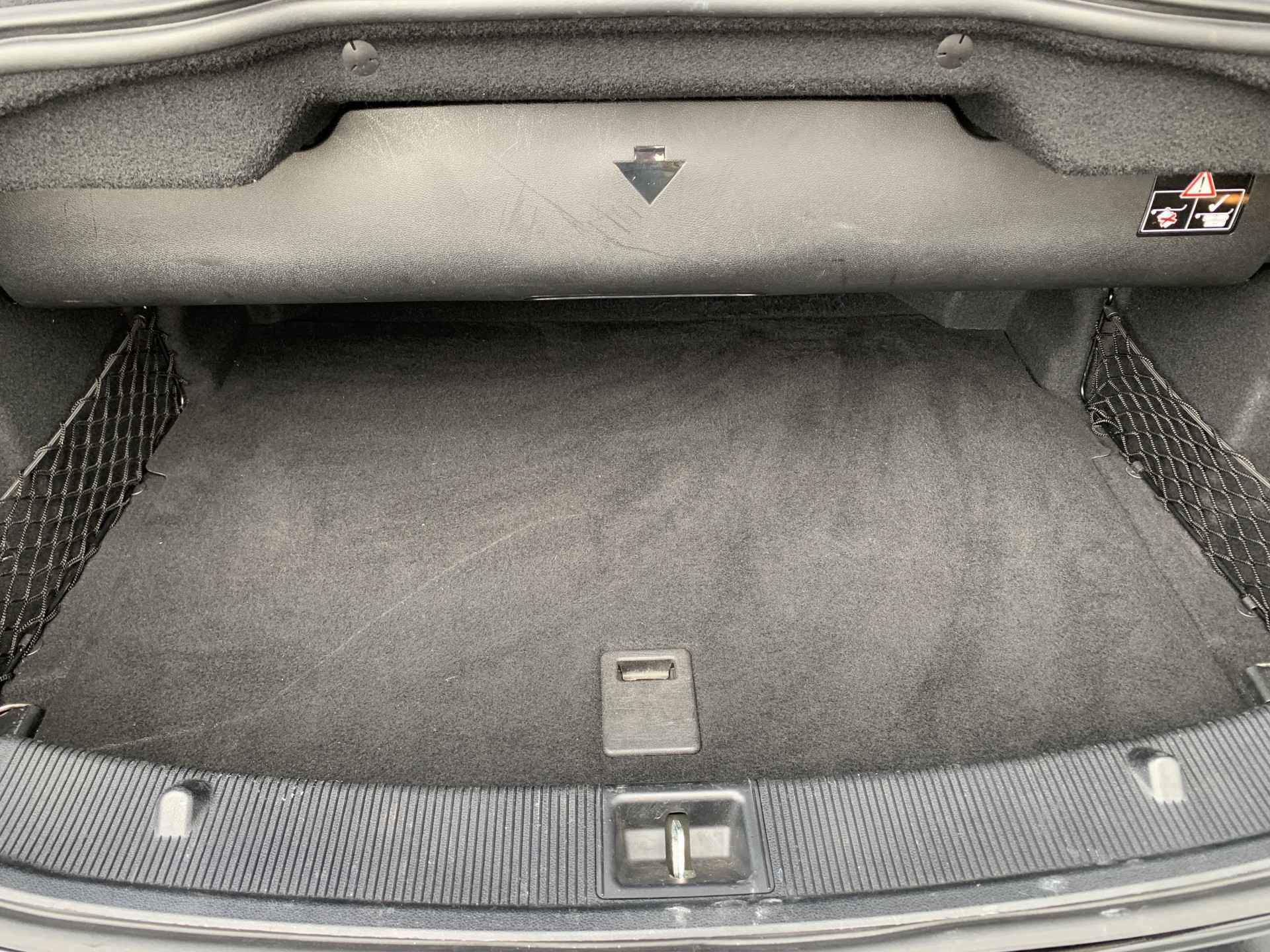 Foto van Mercedes-Benz E 200