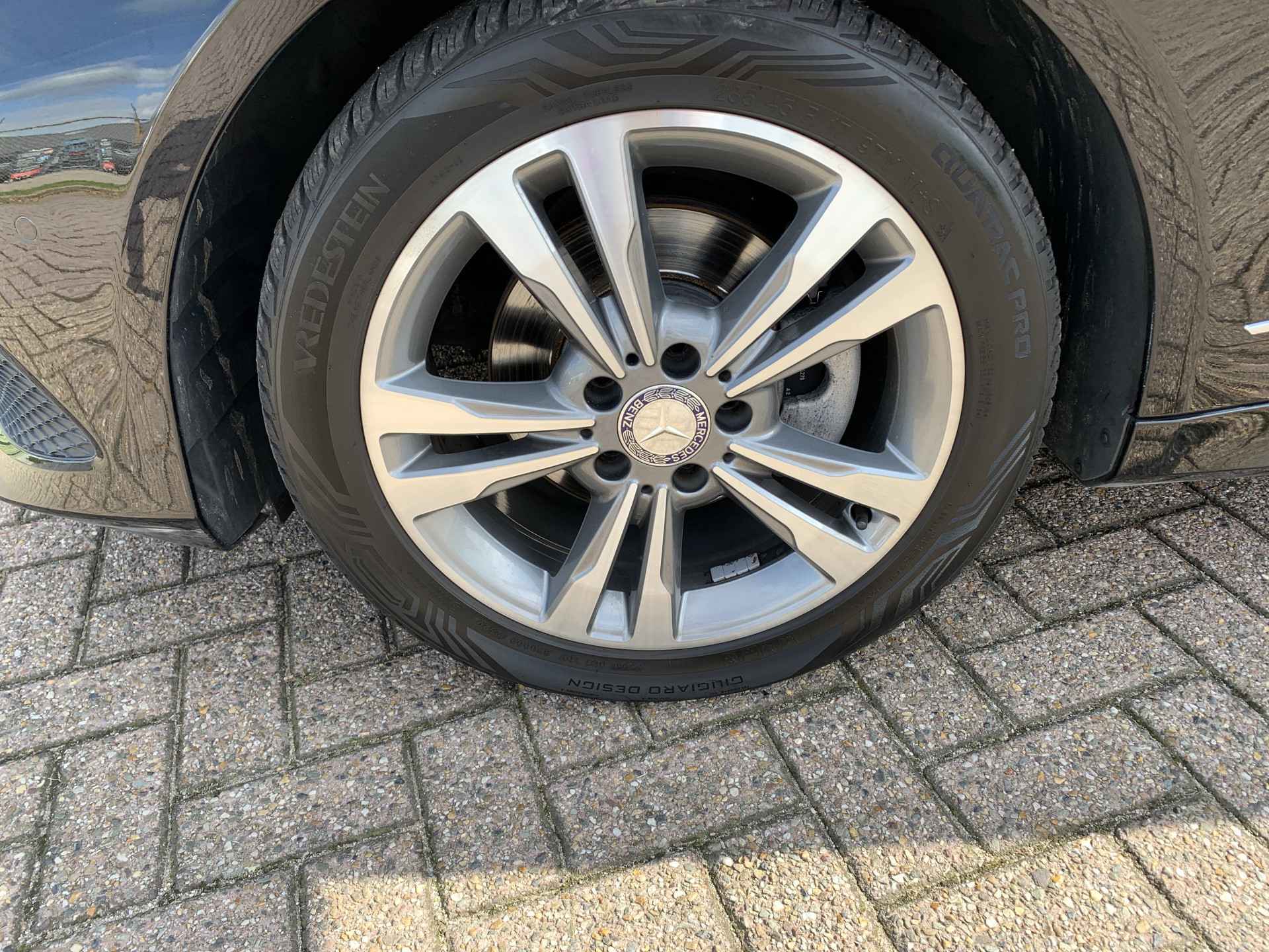 Foto van Mercedes-Benz E 200