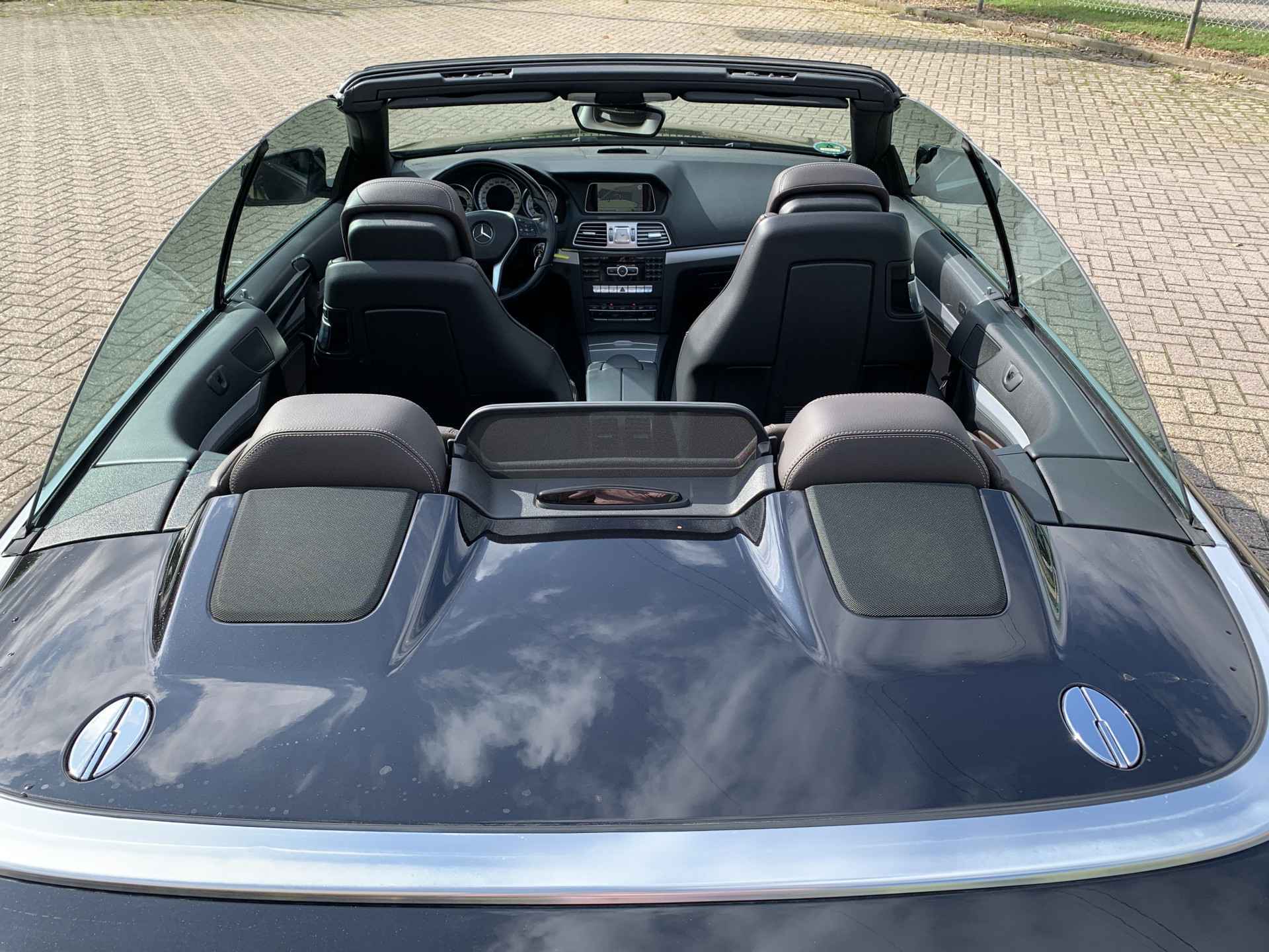 Foto van Mercedes-Benz E 200