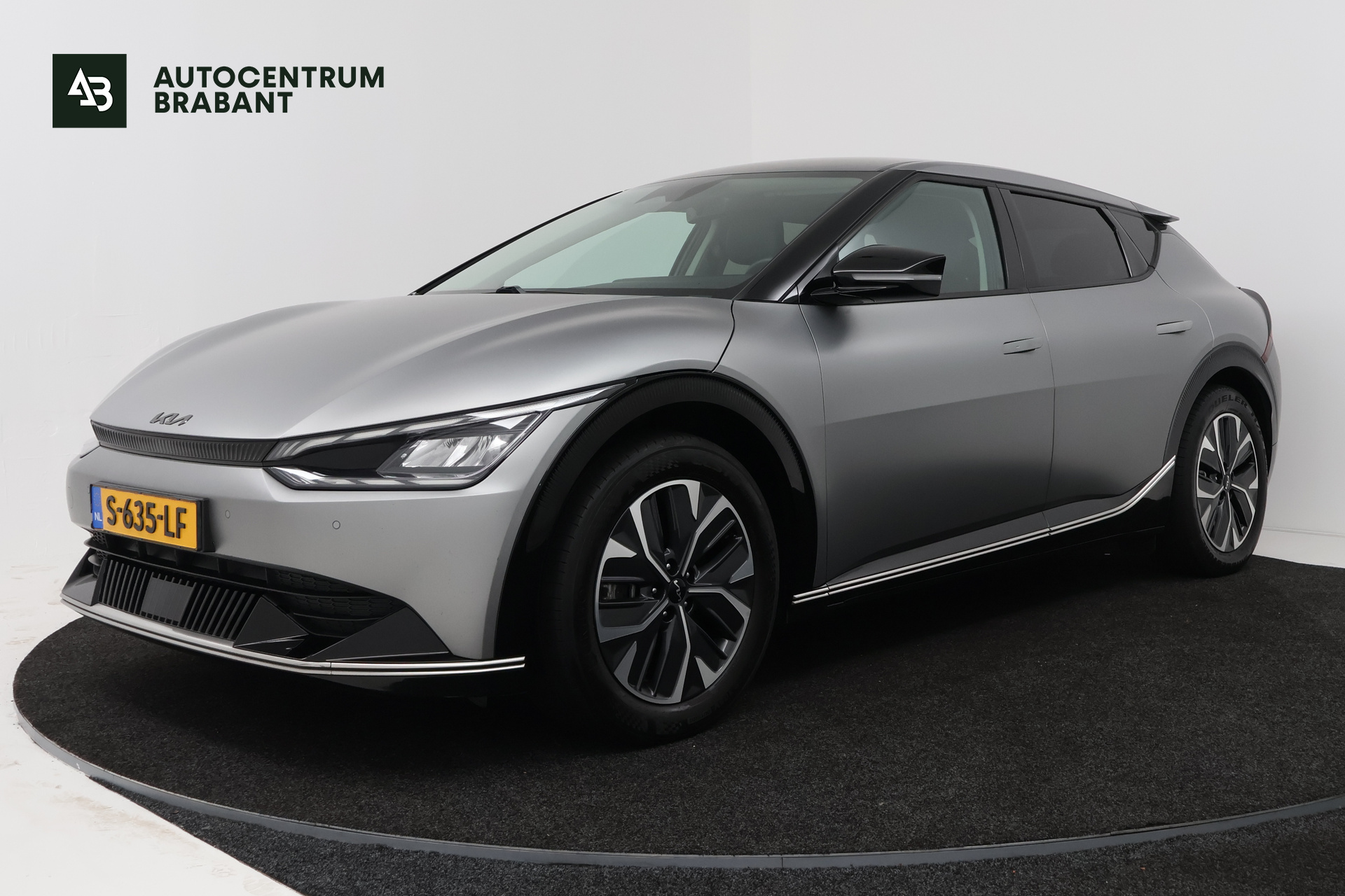 Kia Ev6 Plus 77.4 kWh (TREKHAAK, STOEL-/STUURVERWARMING, STOELKOELING, MERDIAN SURROUND, 1e EIGENAAR, CAMERA) 2023 - voorkant