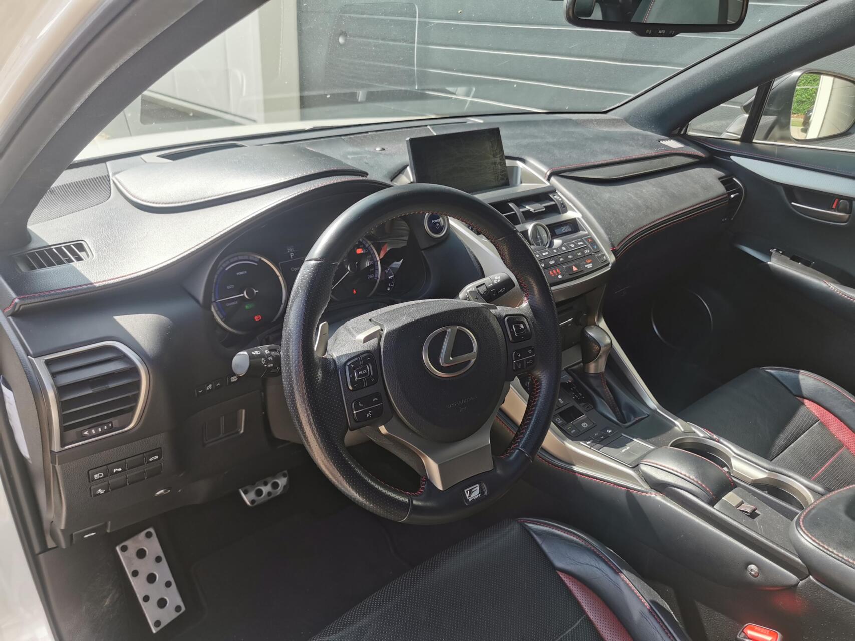 Foto van Lexus NX