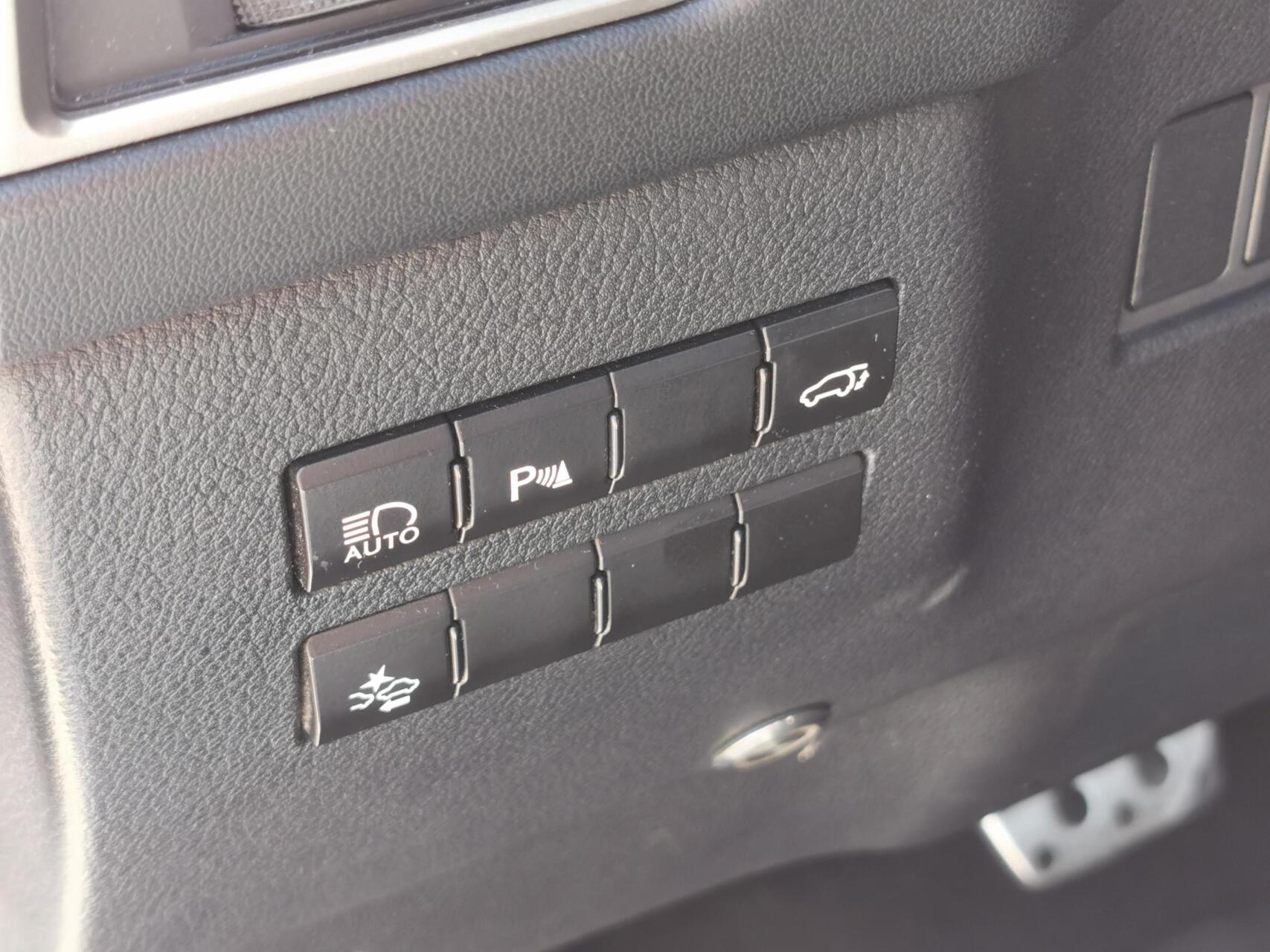 Foto van Lexus NX