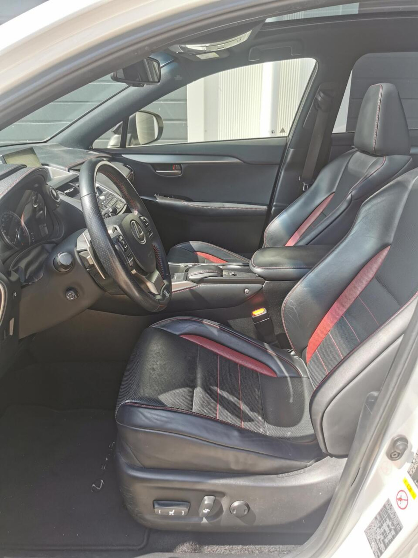 Foto van Lexus NX