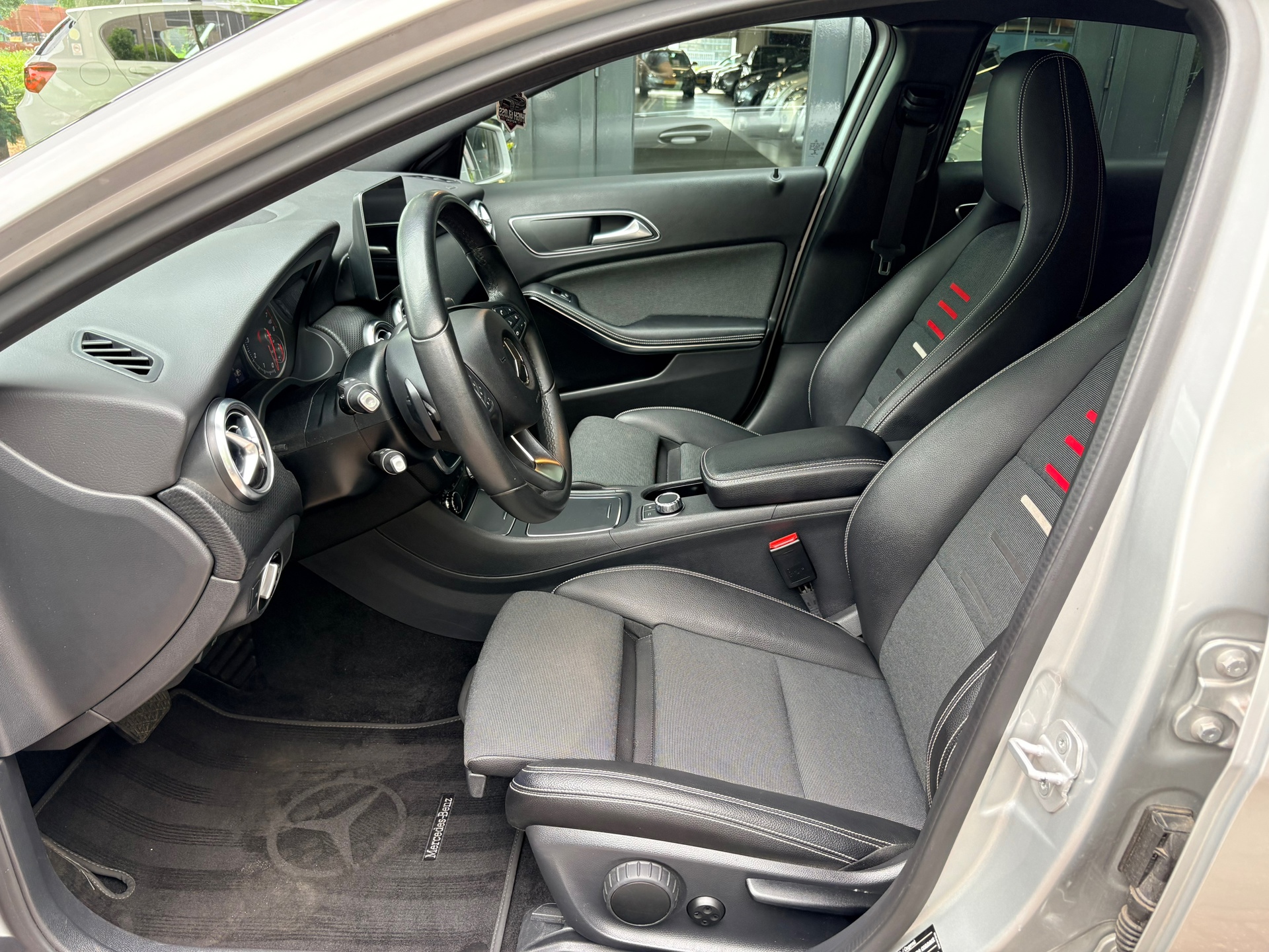 Foto van Mercedes-Benz A 180