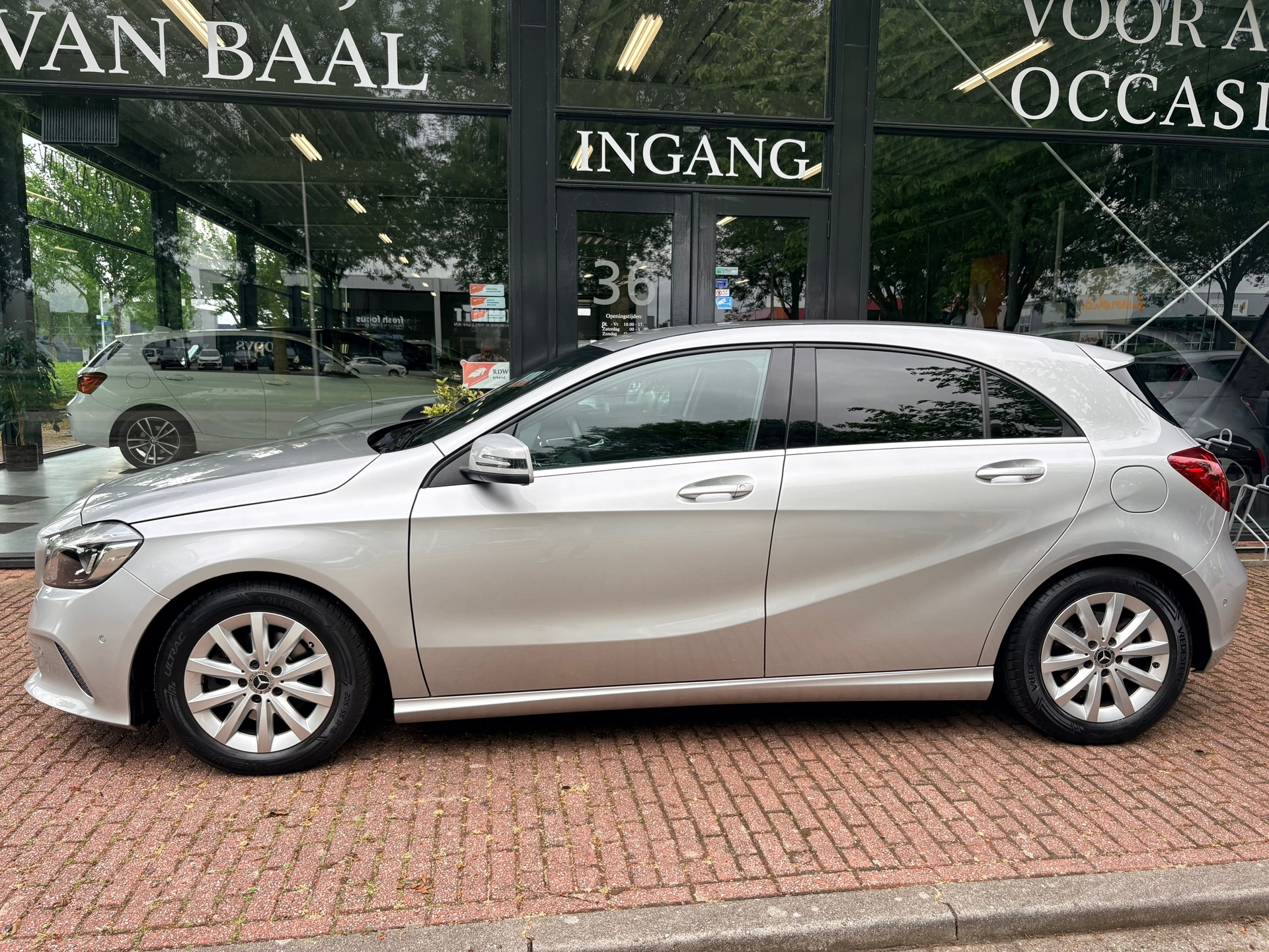 Foto van Mercedes-Benz A 180