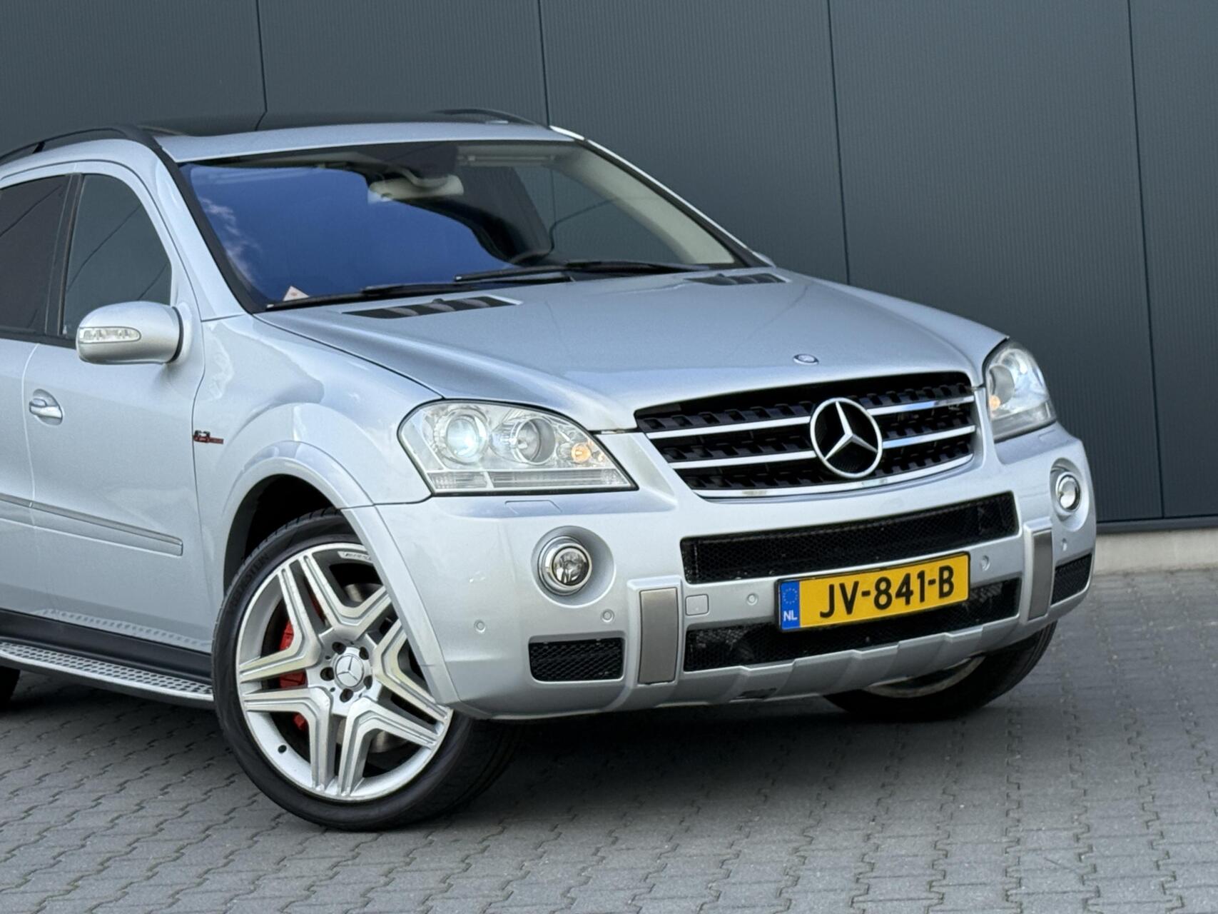 Foto van Mercedes-Benz ML 63 AMG