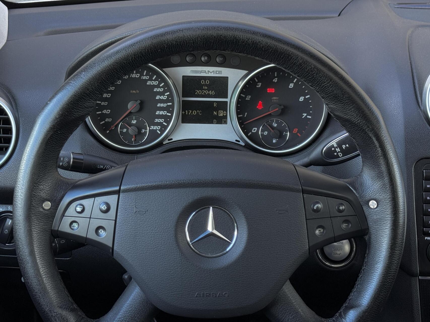 Foto van Mercedes-Benz ML 63 AMG
