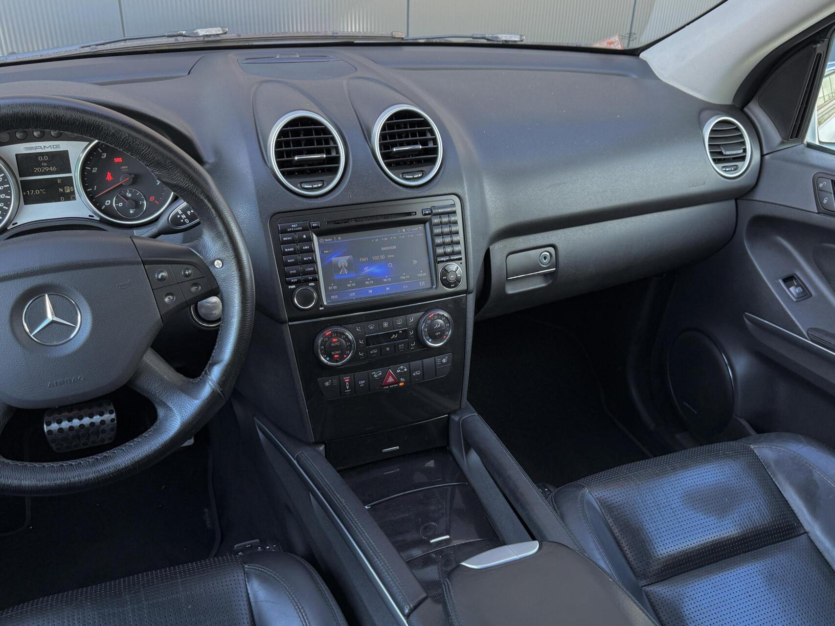 Foto van Mercedes-Benz ML 63 AMG