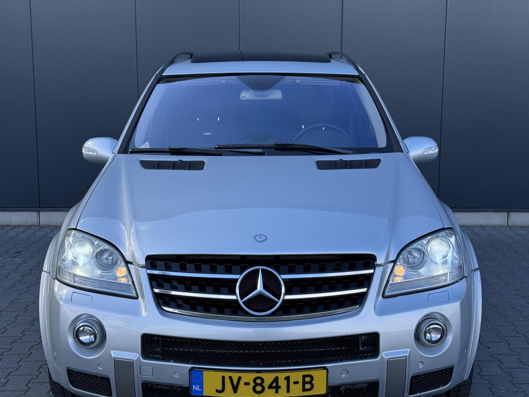 Foto van Mercedes-Benz ML 63 AMG