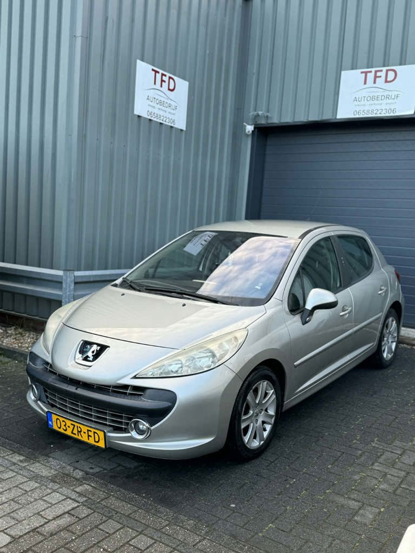 Peugeot 207 1.6 VTi XS 2007 - voorkant