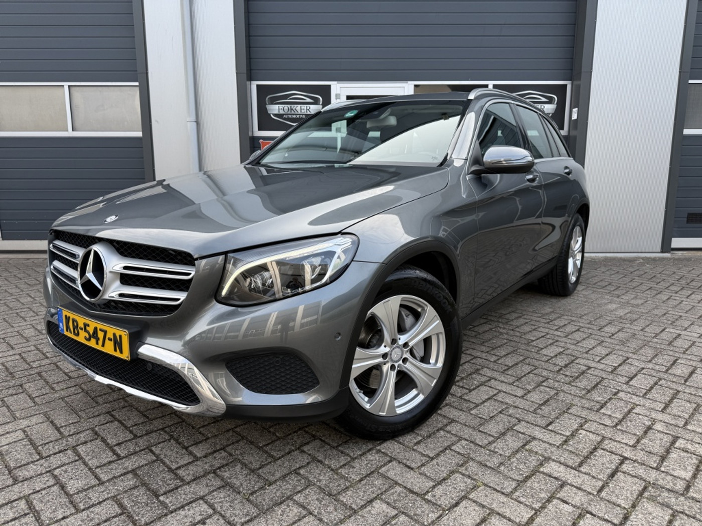 Mercedes-Benz GLC 250 4Matic 250 4MATIC Ambition NAP Dealer OH Trekhaak Luchtvering PDC Navi 2016 - voorkant