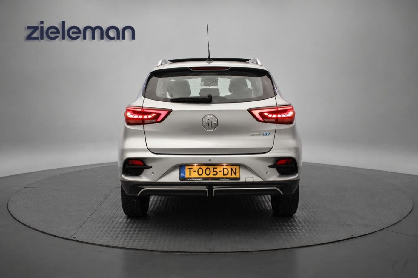 Foto van MG MG ZS Ev