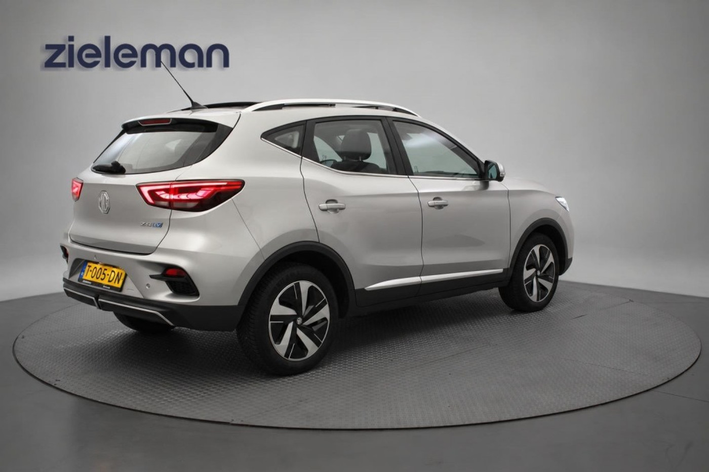 Foto van MG MG ZS Ev