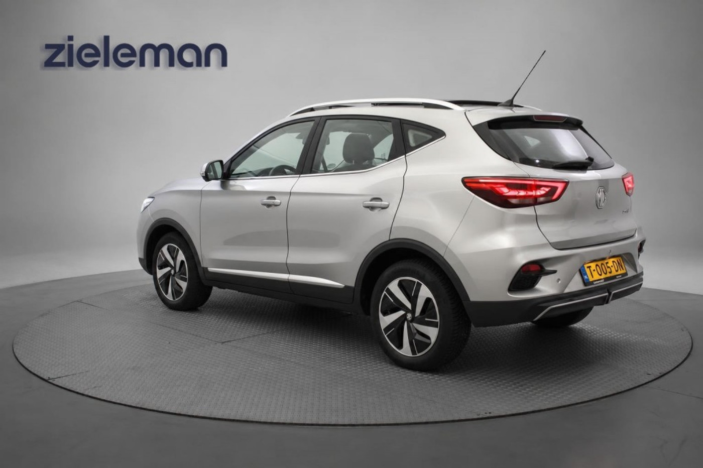 Foto van MG MG ZS Ev