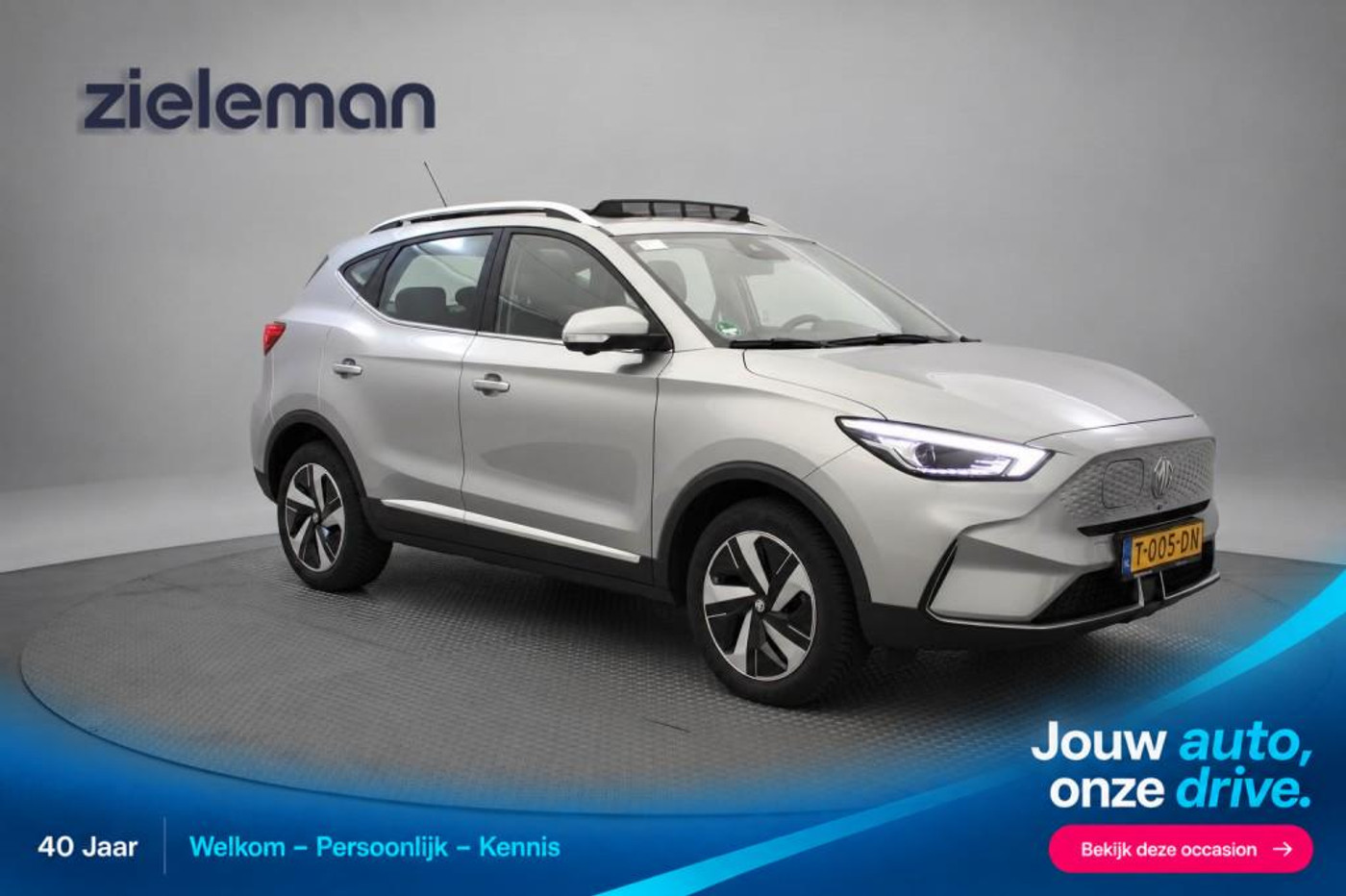MG MG ZS Ev Long Range Luxury 70 kWh - Panorama, Carplay, Camera, Leer, SOH 97,08% 2023 - voorkant