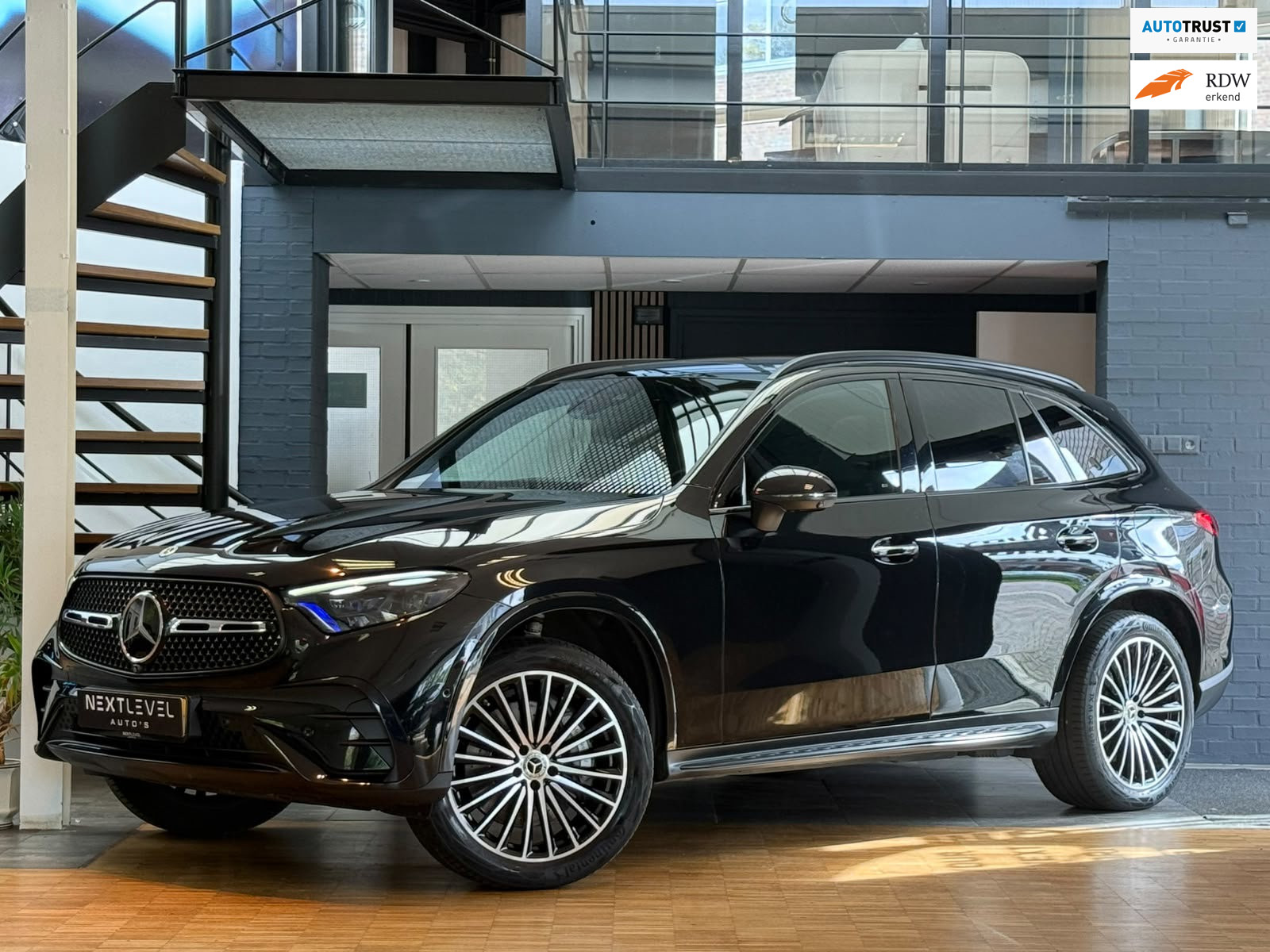 Mercedes-Benz GLC 400 E 4Matic 400e 4MATIC AMG Line 2023 - voorkant