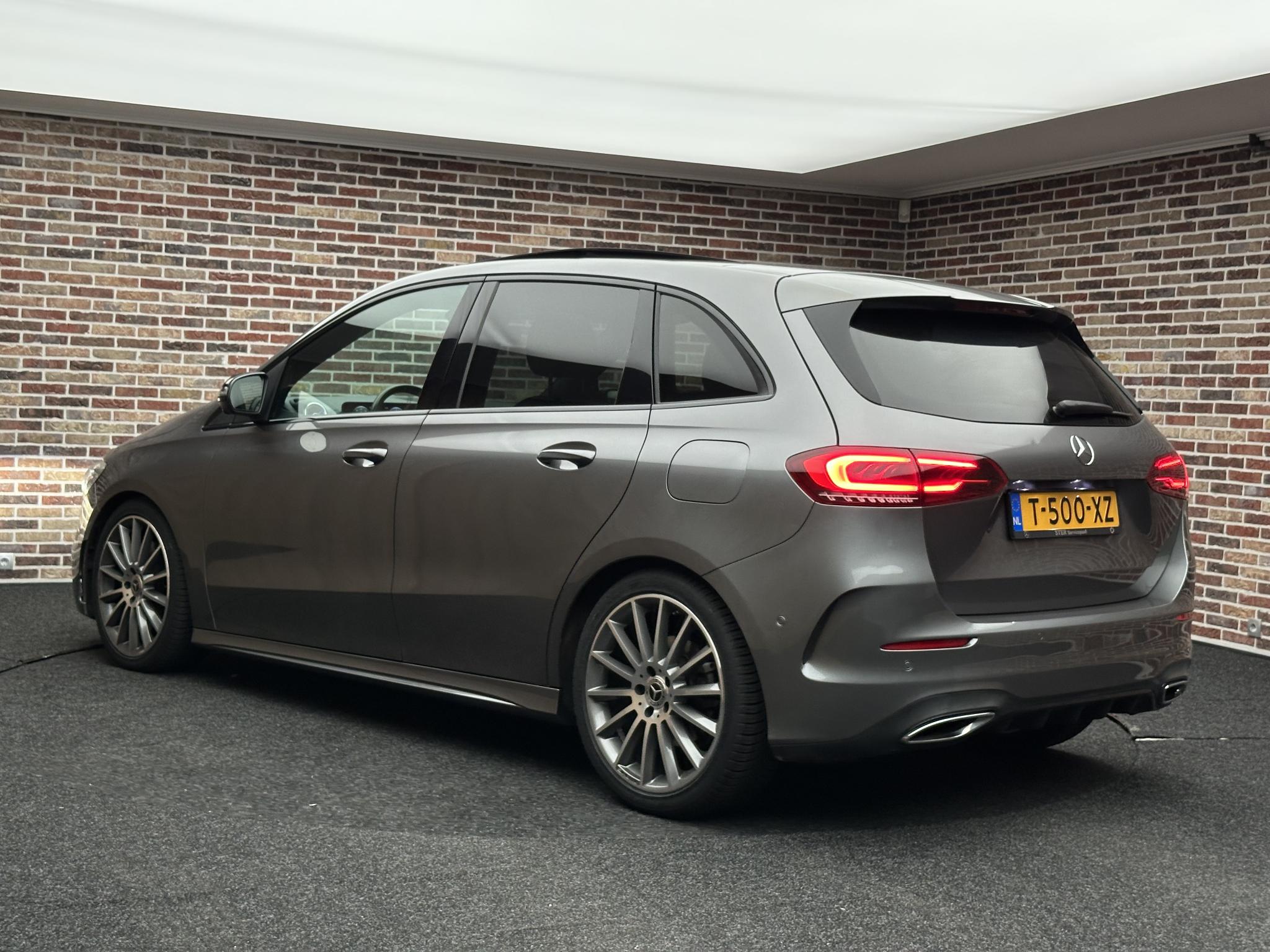 Foto van Mercedes-Benz B 220 4Matic