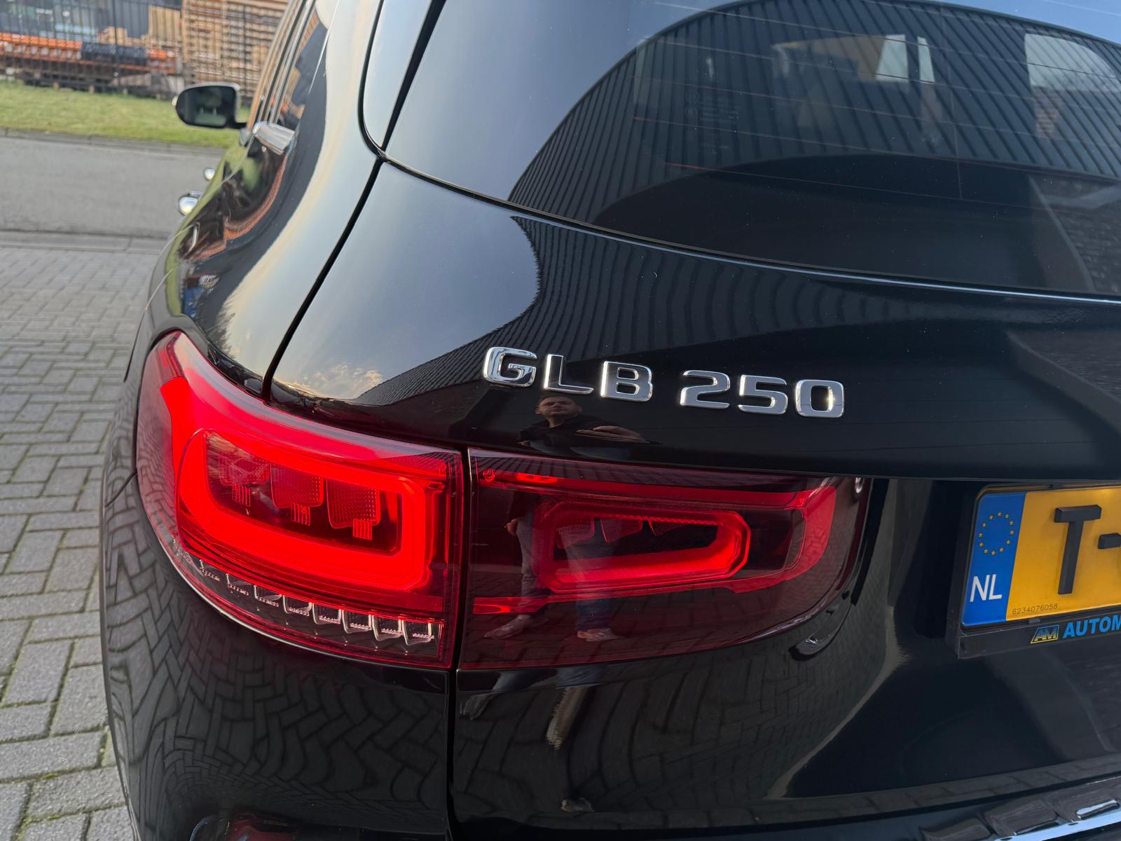 Foto van Mercedes-Benz GLB 250 4Matic