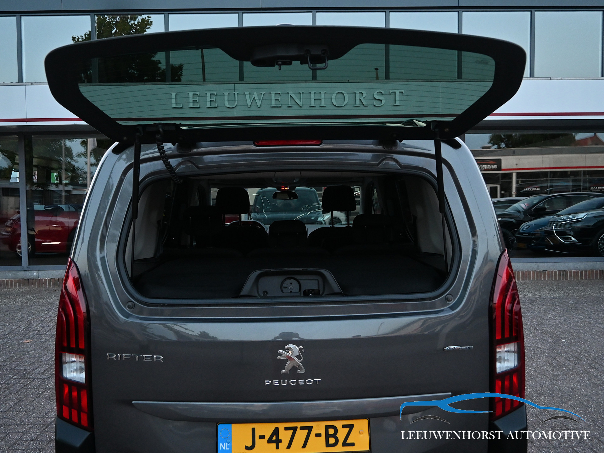 Foto van Peugeot Rifter