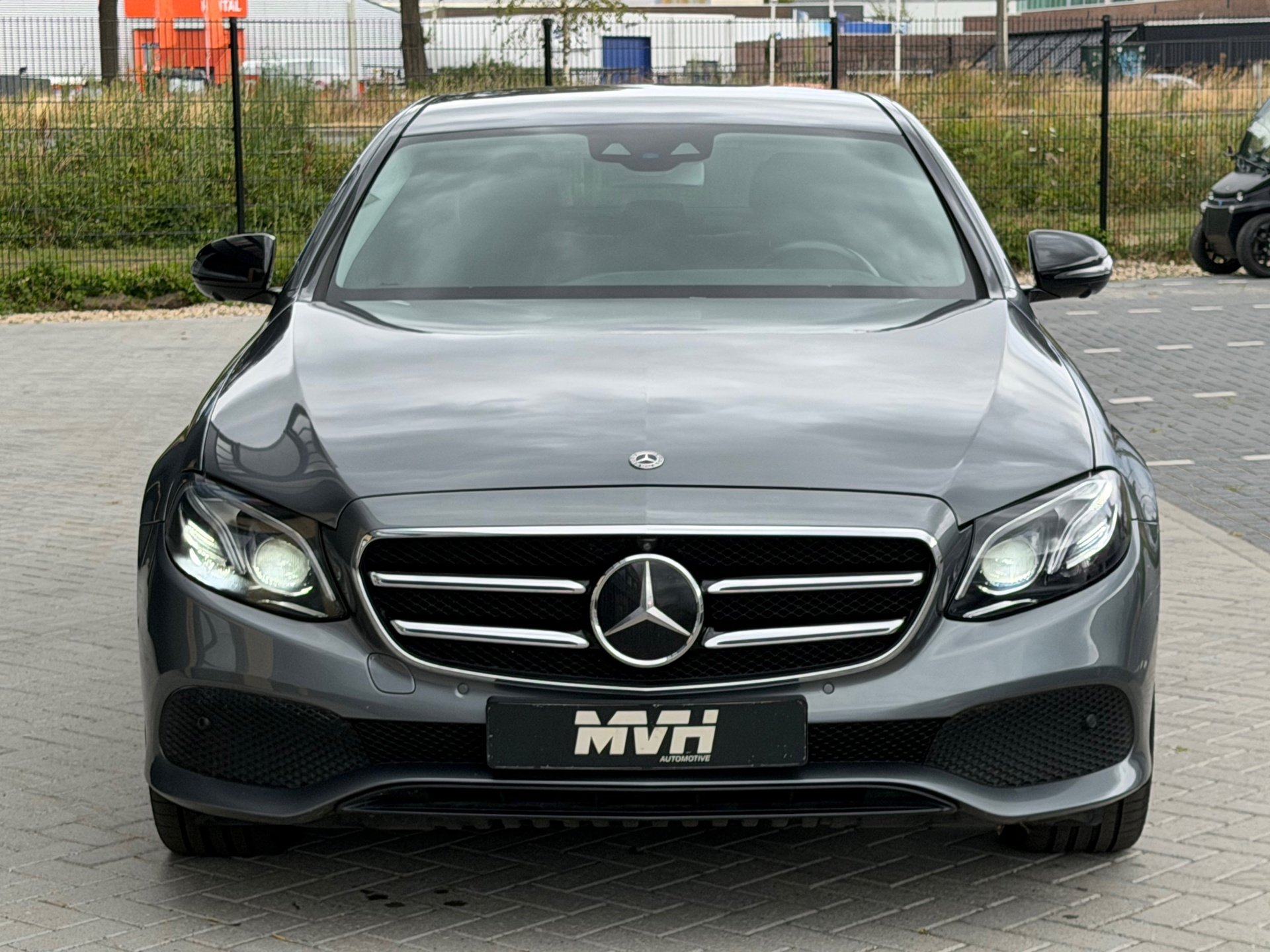 Foto van Mercedes-Benz E 350 E