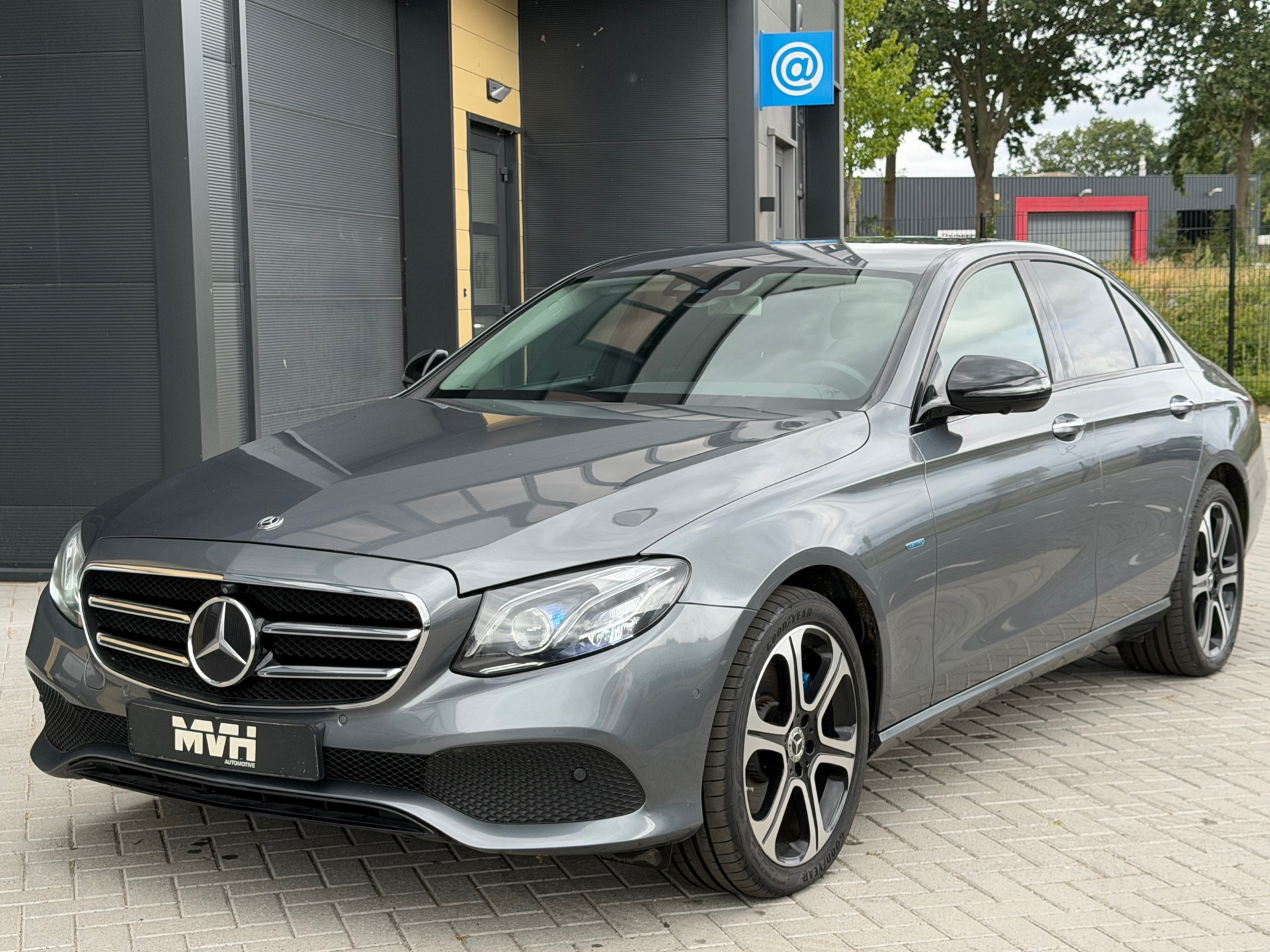 Foto van Mercedes-Benz E 350 E