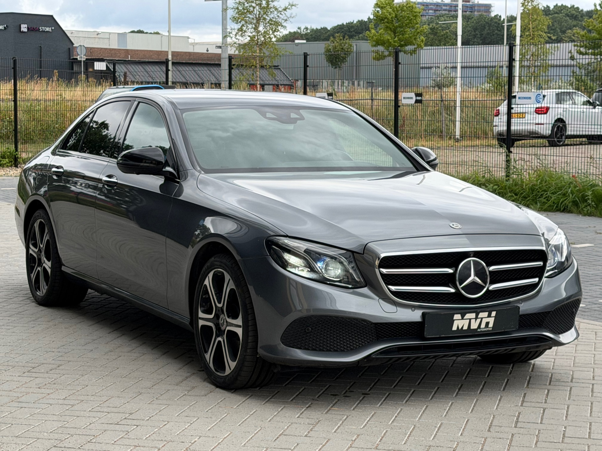Foto van Mercedes-Benz E 350 E