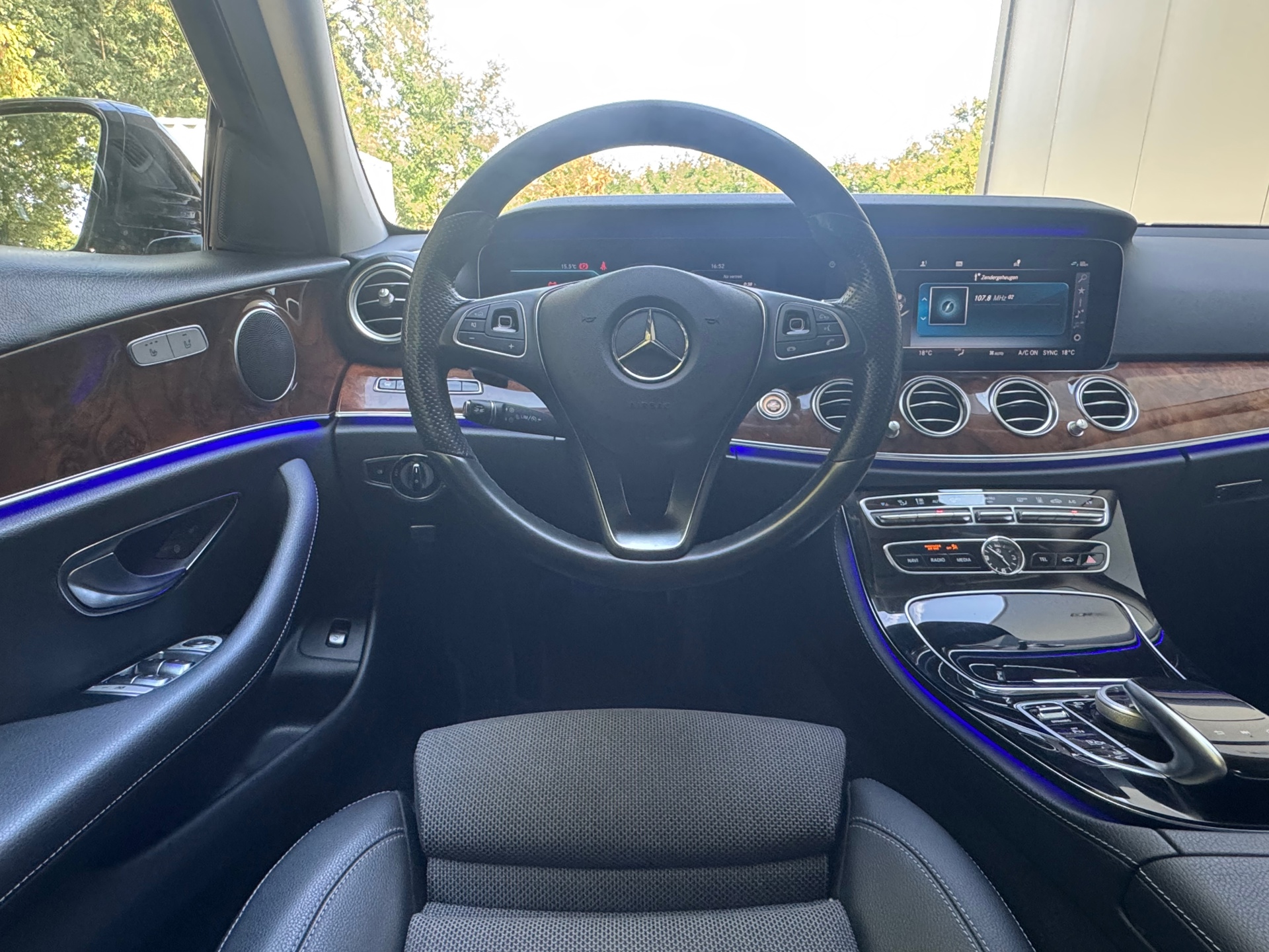 Foto van Mercedes-Benz E 350 E