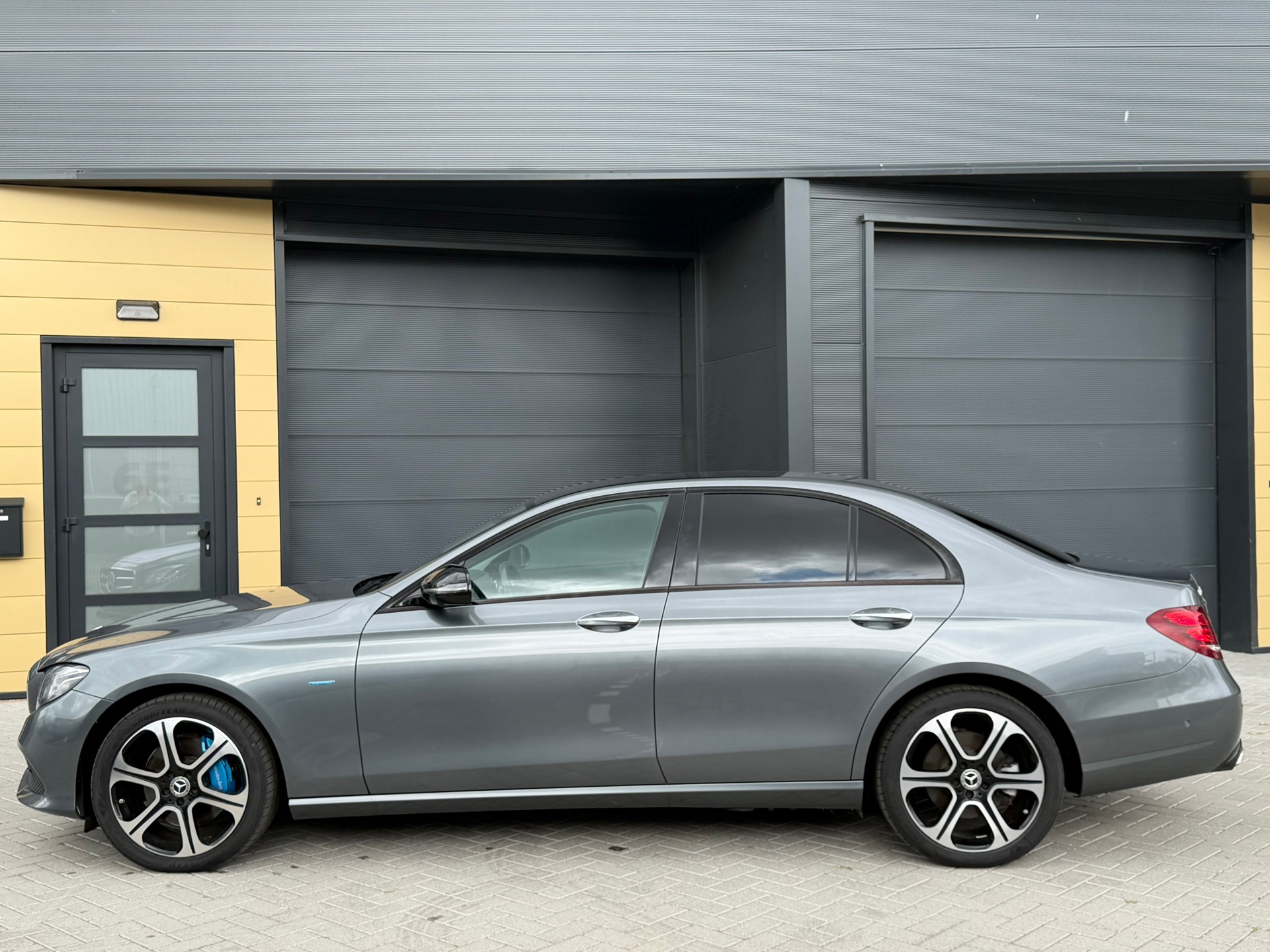 Foto van Mercedes-Benz E 350 E
