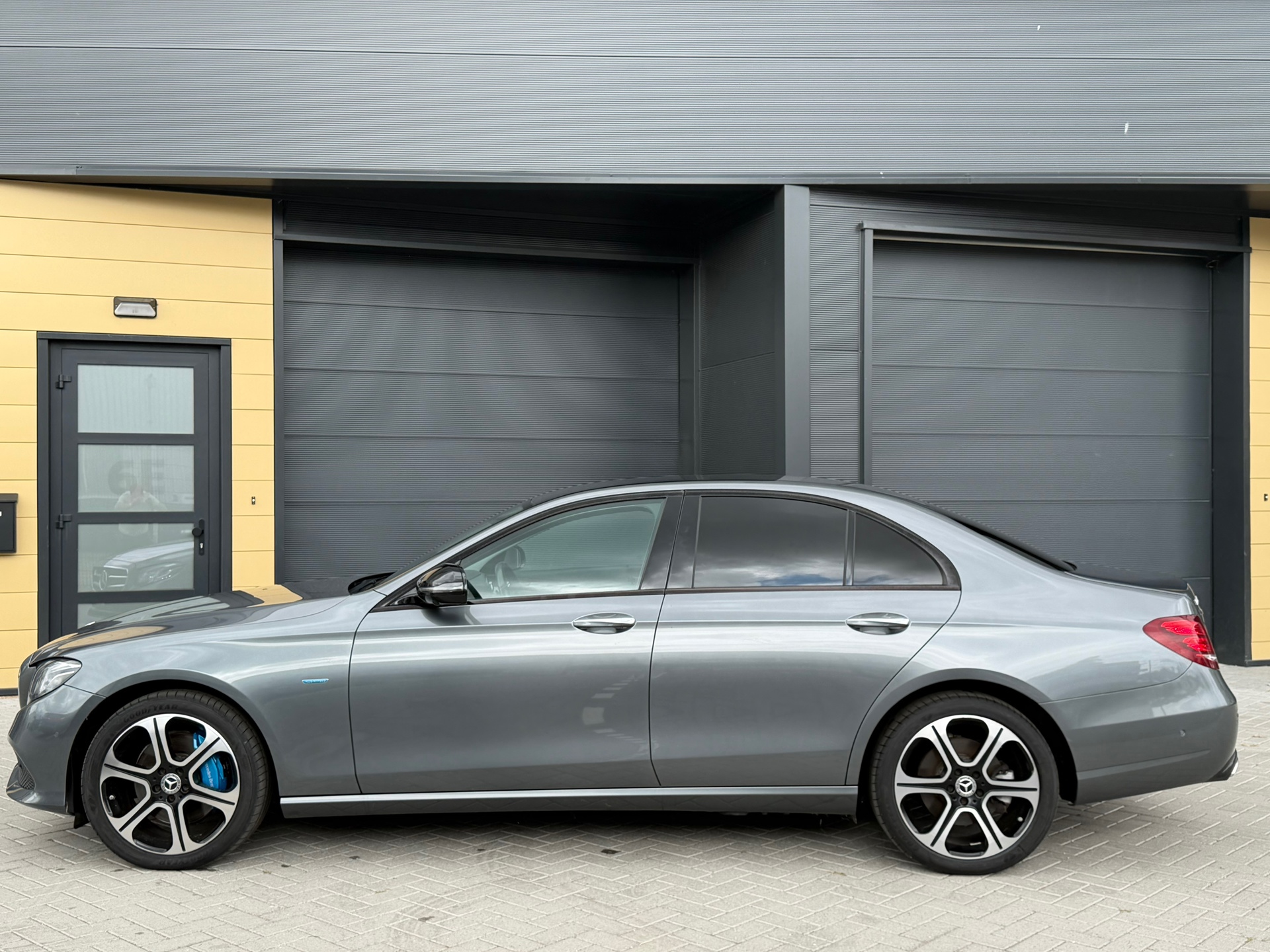 Foto van Mercedes-Benz E 350 E