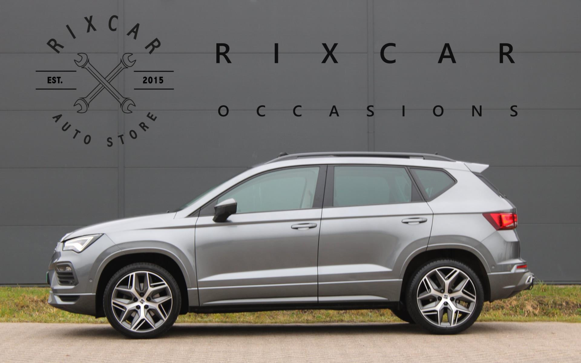 Seat Seat Ateca 1.5 TSI FR BusinessIntense Automaat Panodak Trekhaak 2022 - voorkant