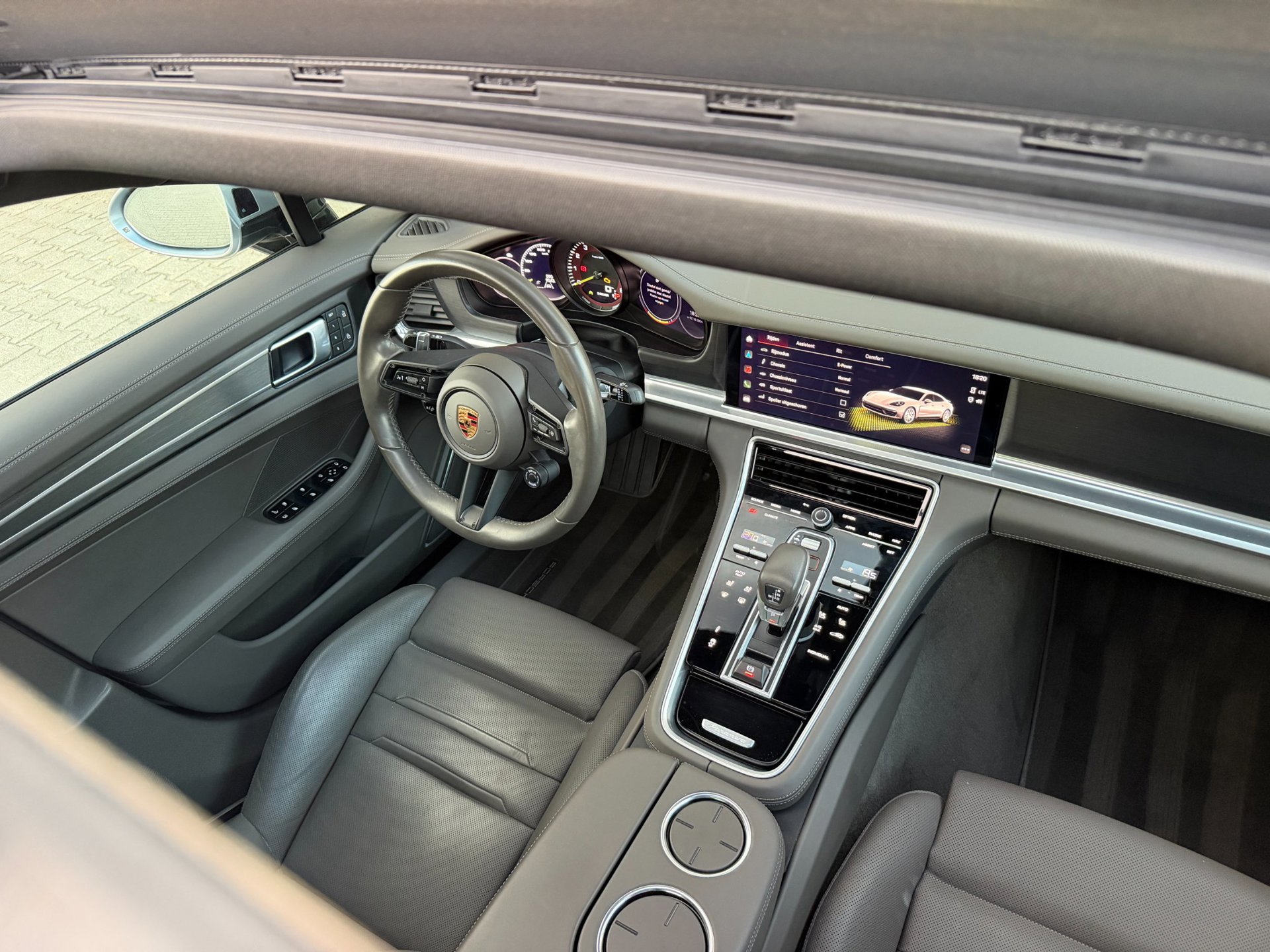 Foto van Porsche Panamera 4 E-hybrid