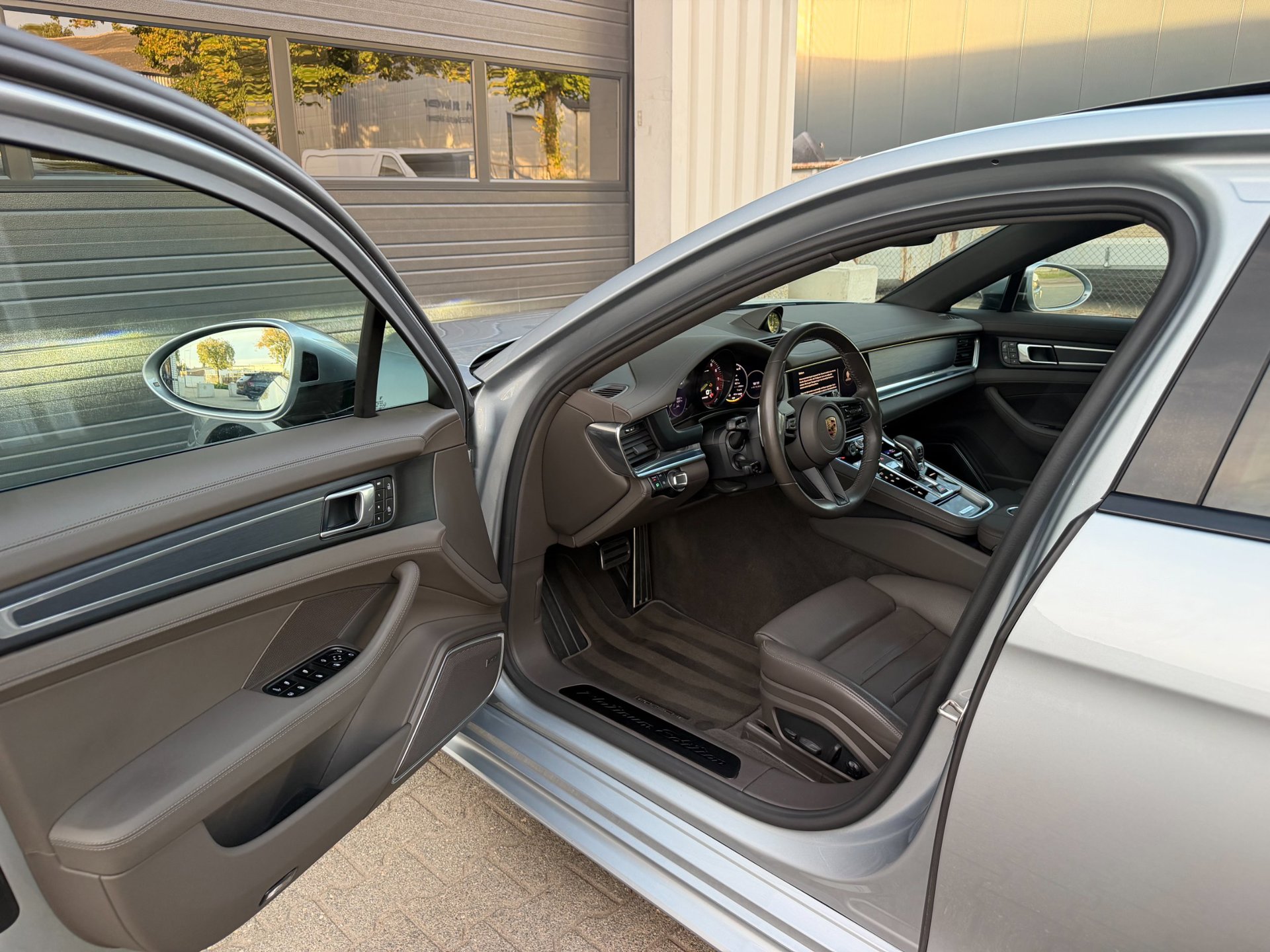 Foto van Porsche Panamera 4 E-hybrid