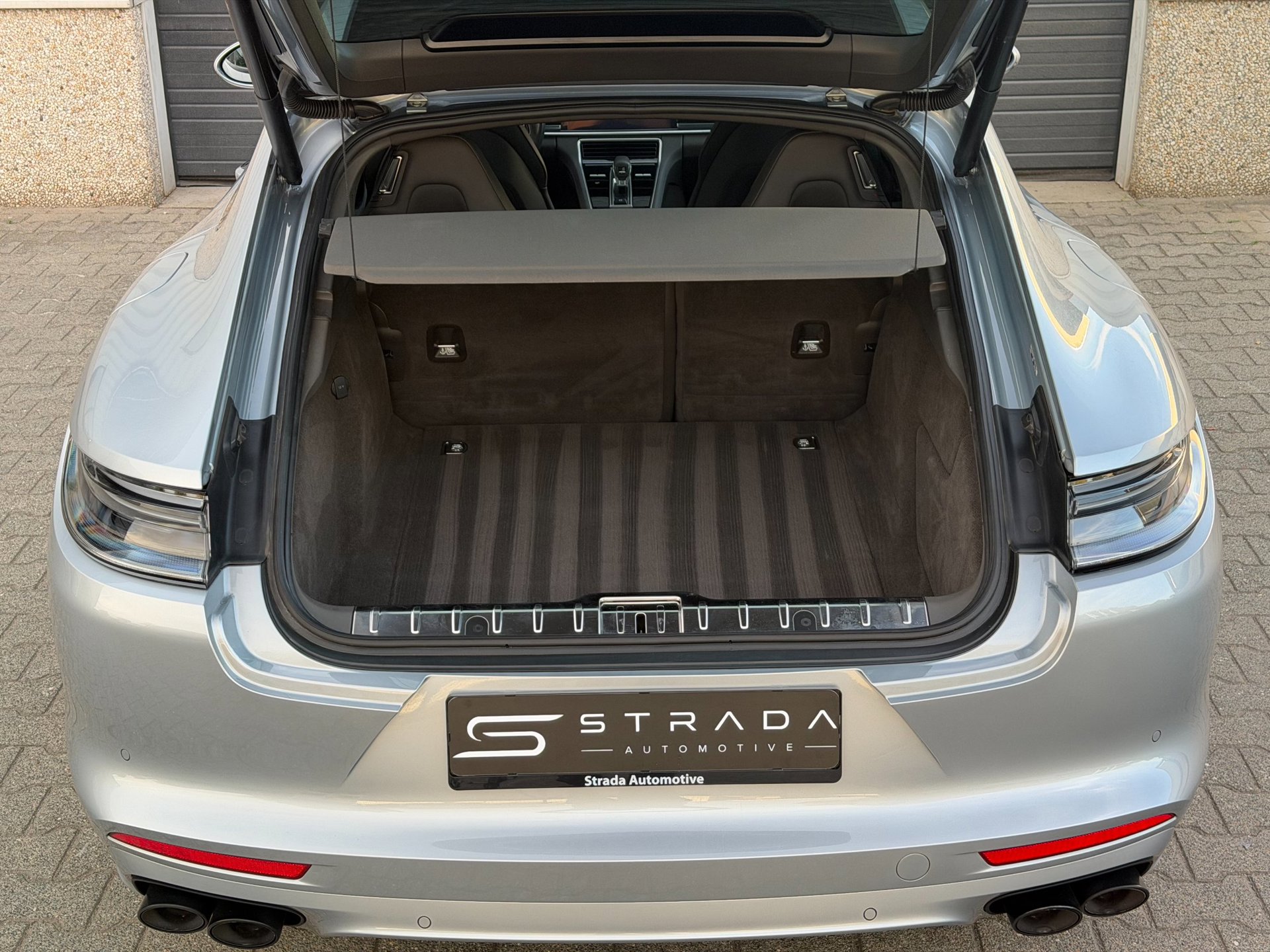 Foto van Porsche Panamera 4 E-hybrid