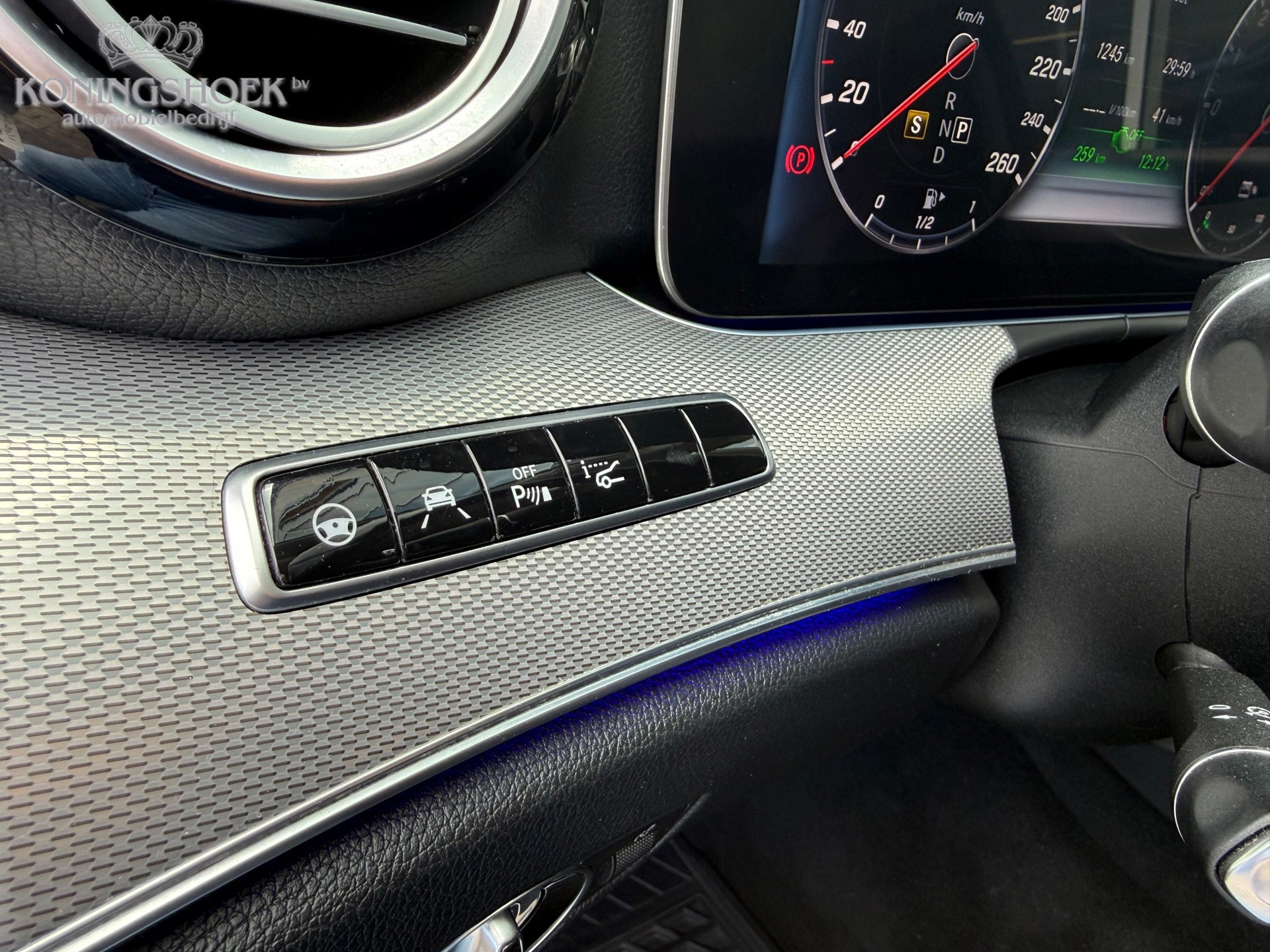 Foto van Mercedes-Benz E 350 E