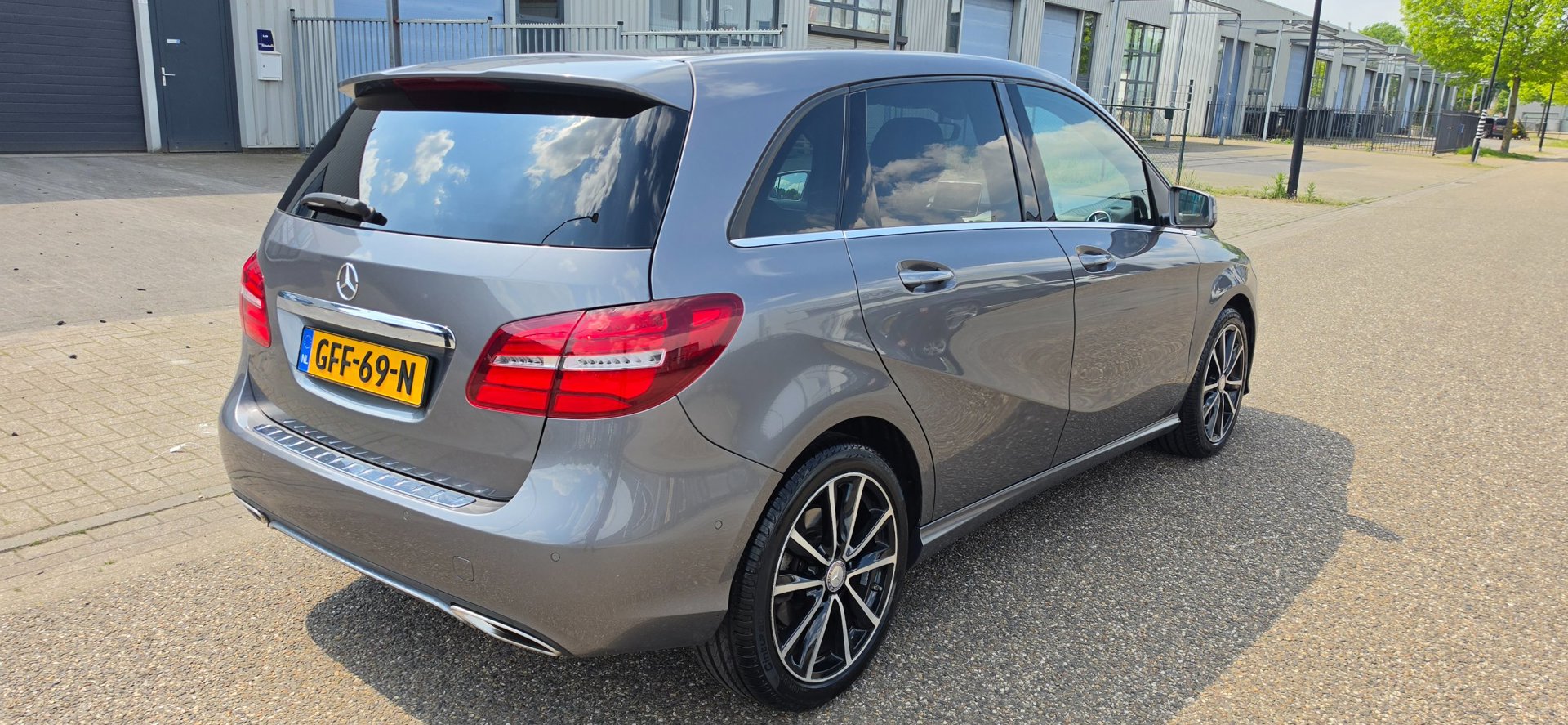 Foto van Mercedes-Benz B 250