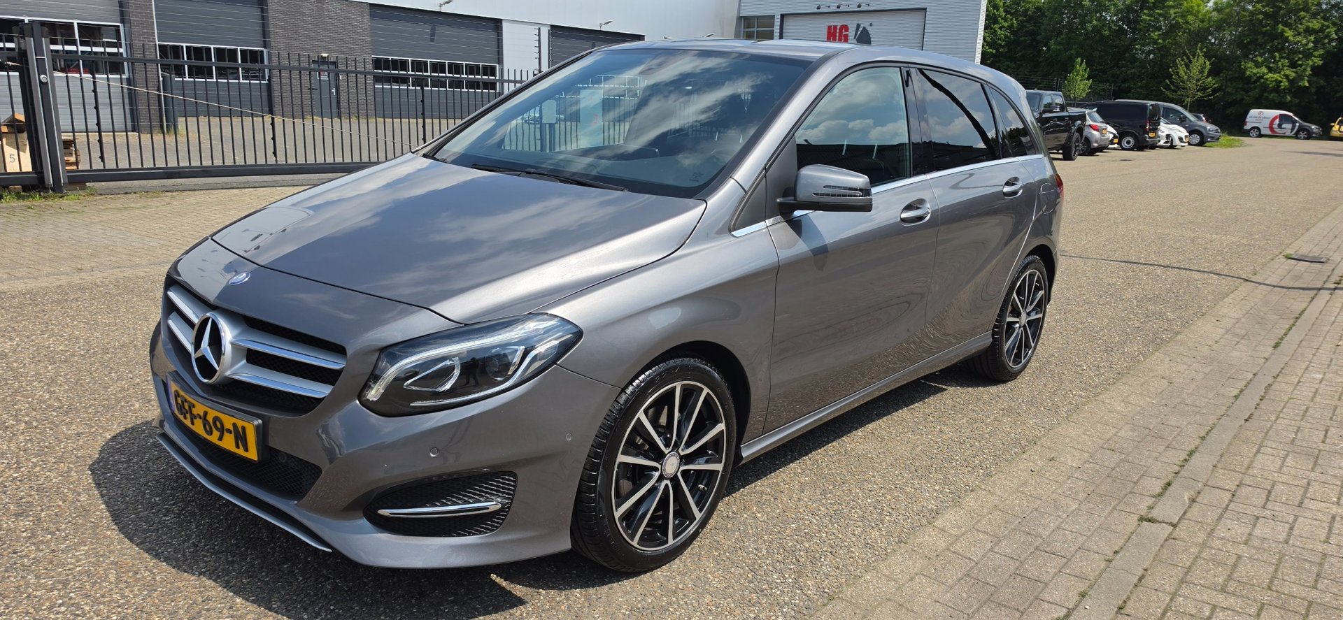 Foto van Mercedes-Benz B 250