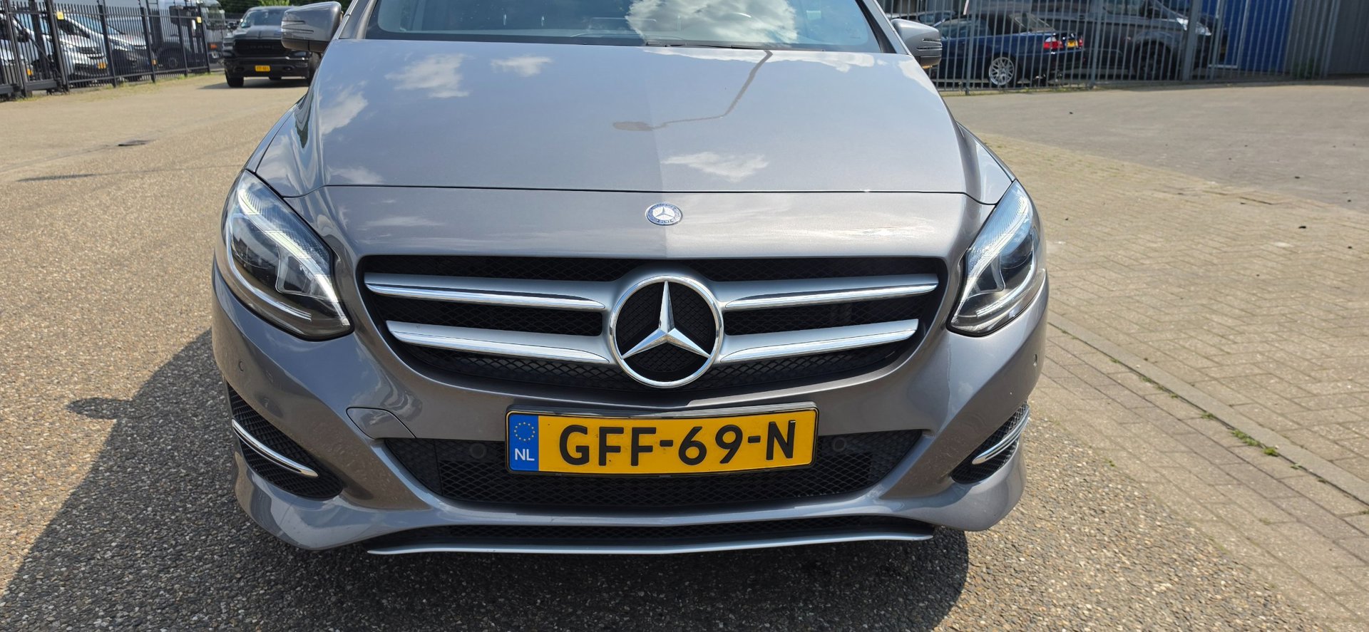 Foto van Mercedes-Benz B 250