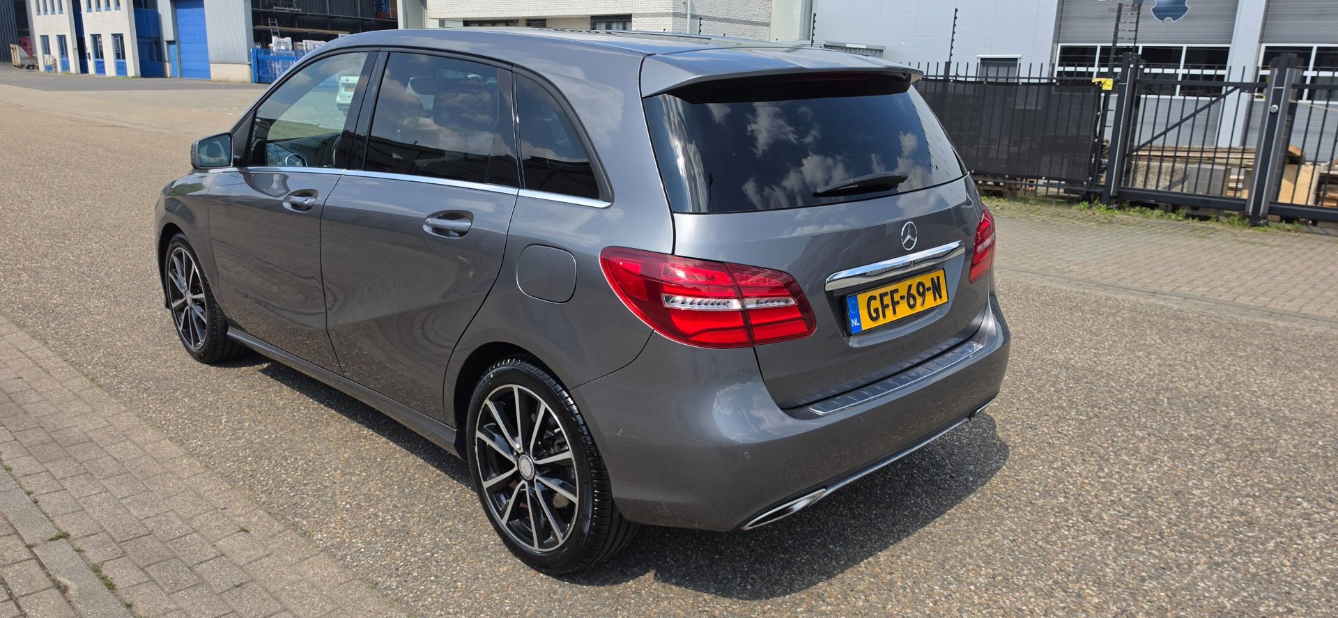 Foto van Mercedes-Benz B 250