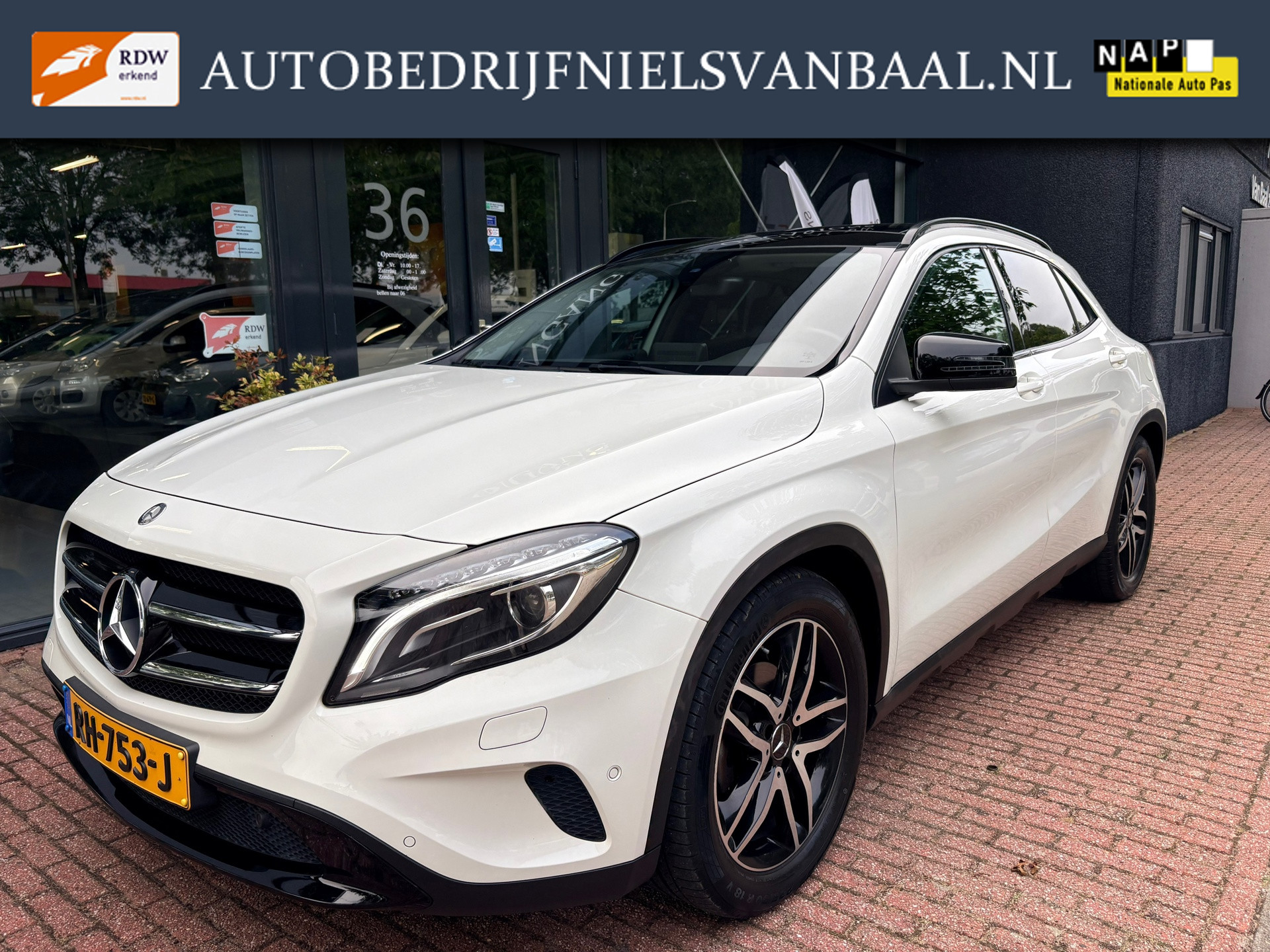 Mercedes-Benz Gla 180 180 Prestige 50Dkm/Schuifdak/Navi/Clima/Cruise/Dealer Auto! 2016 - voorkant