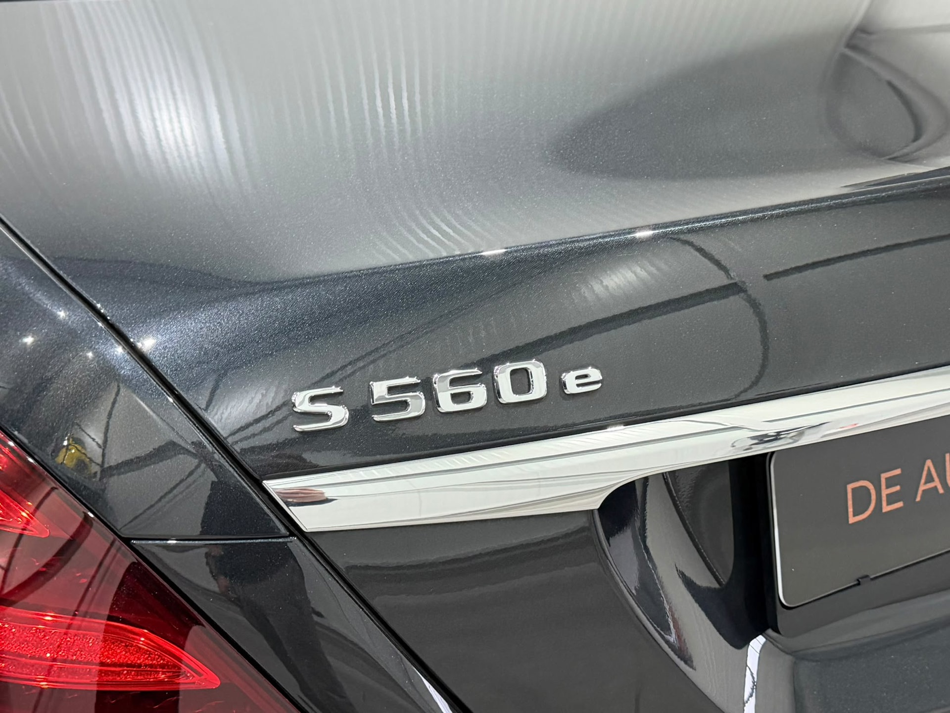 Foto van Mercedes-Benz S 560 E
