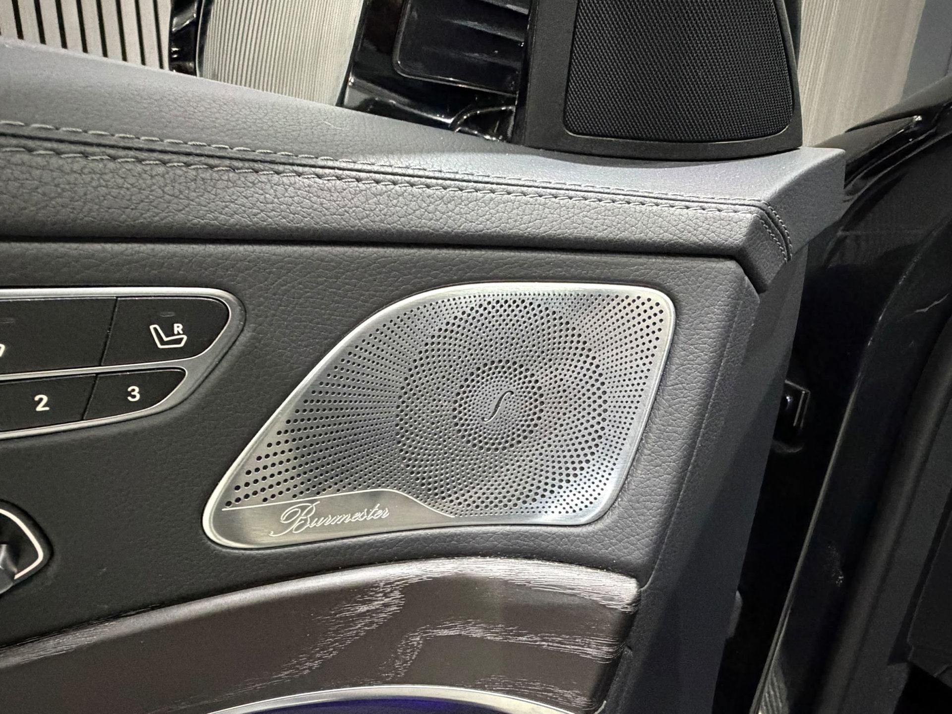 Foto van Mercedes-Benz S 560 E