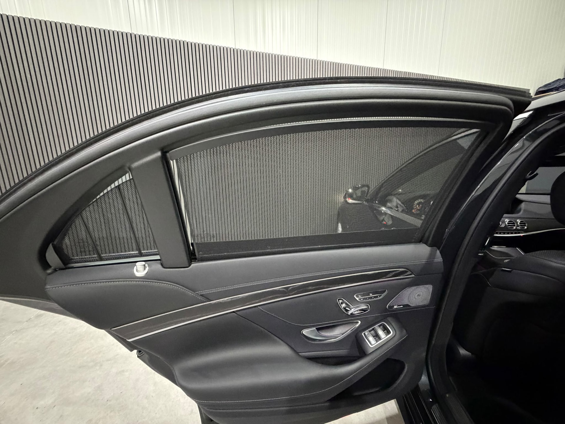 Foto van Mercedes-Benz S 560 E