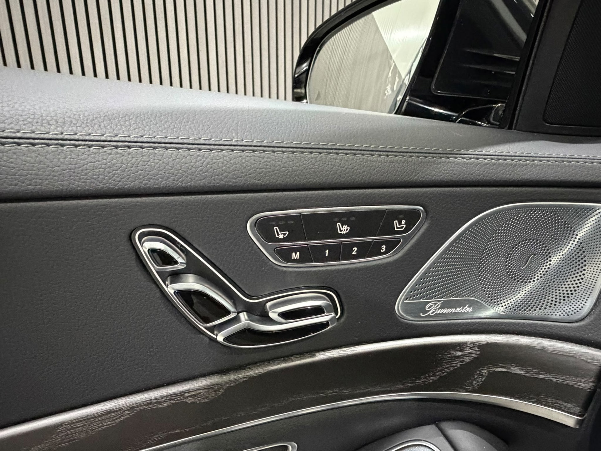 Foto van Mercedes-Benz S 560 E