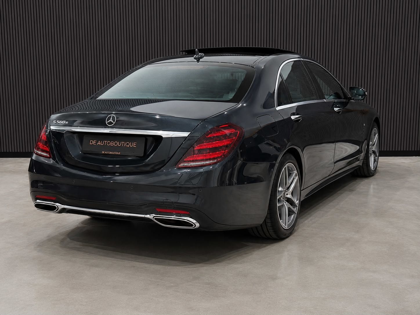 Foto van Mercedes-Benz S 560 E