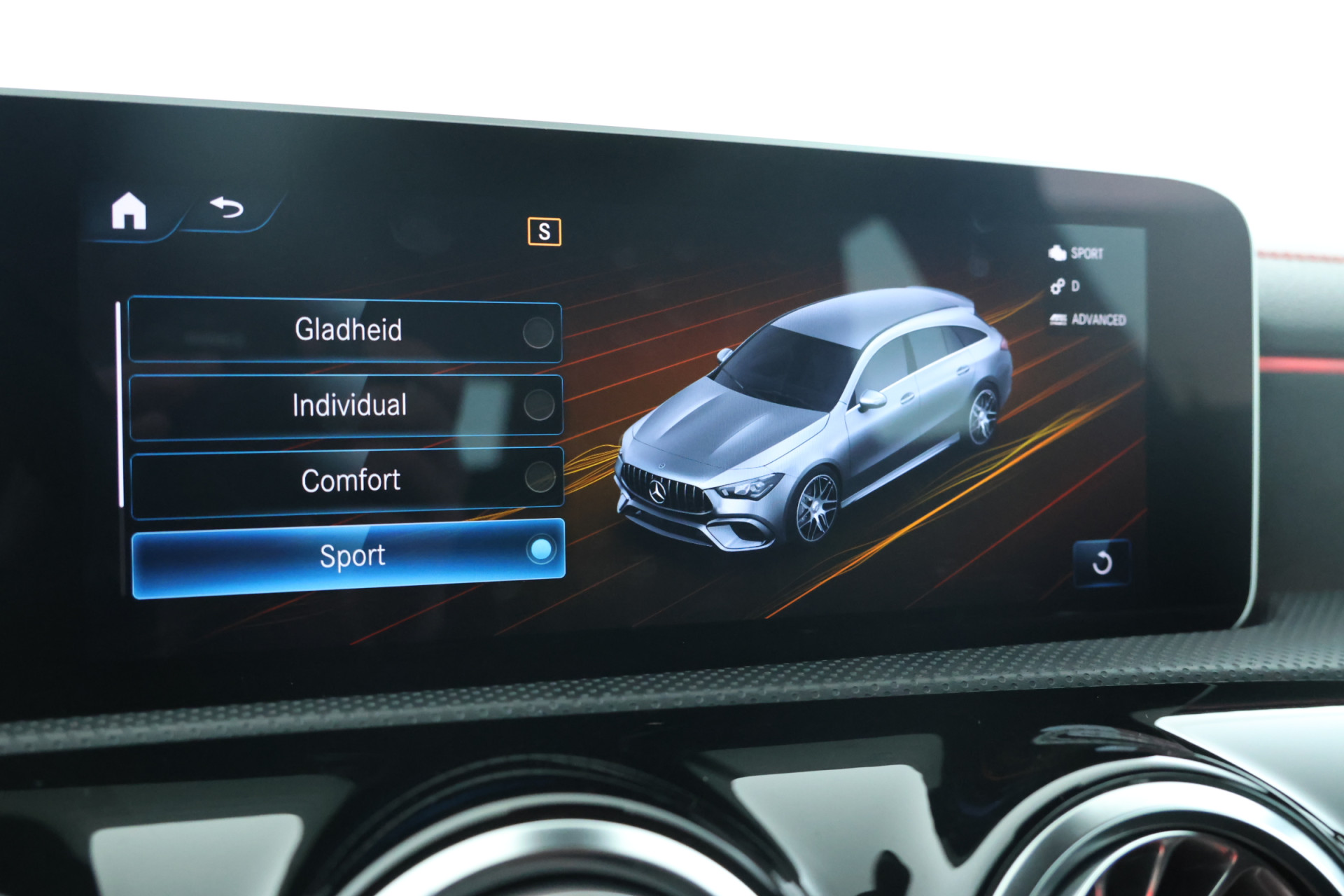 Foto van Mercedes-Benz AMG Cla 45 S